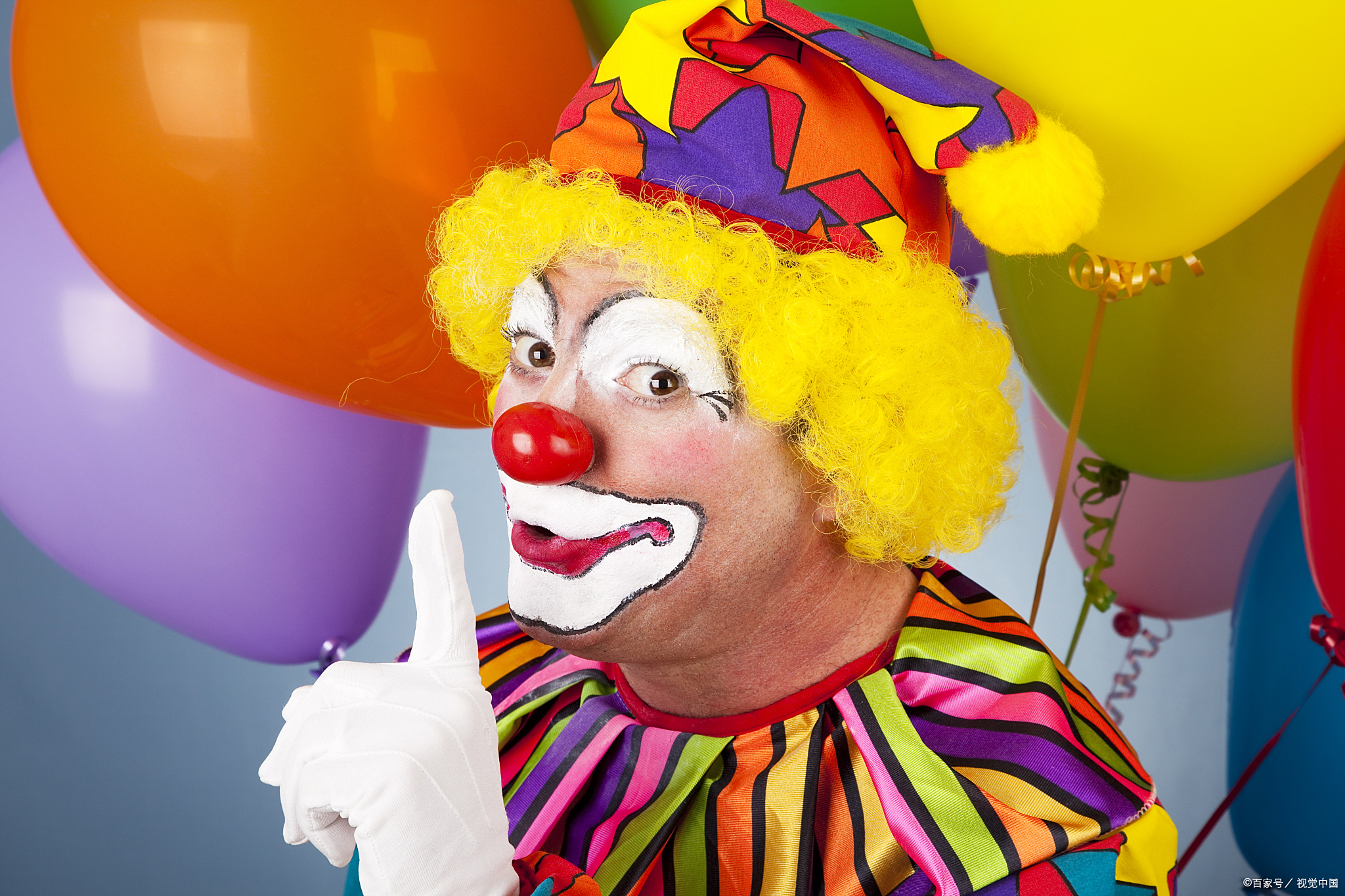 看!石墨中的小丑在跳舞!