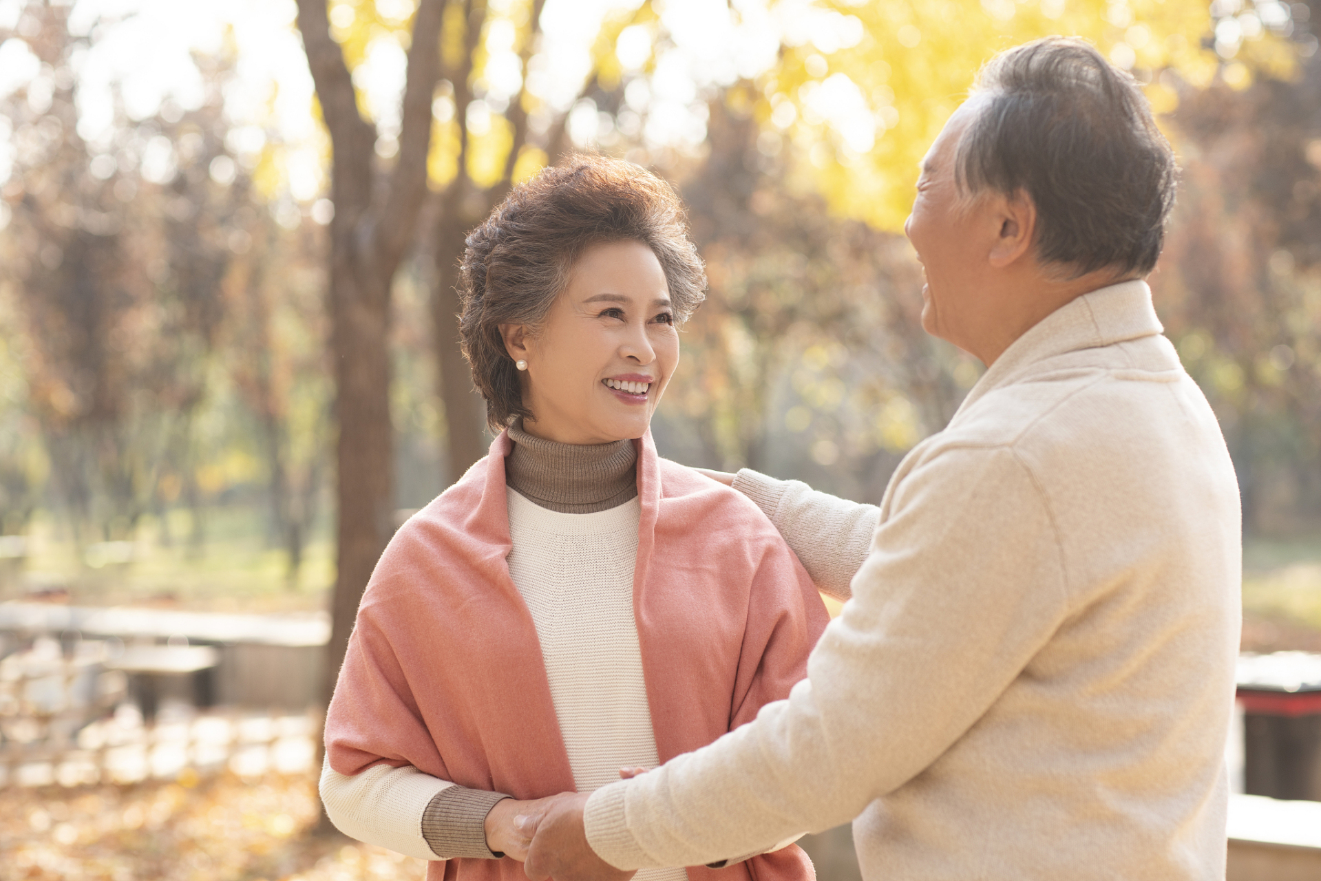 60岁以上的老两口,还需要夫妻生活吗?下面3位大爷吐露出了实情!