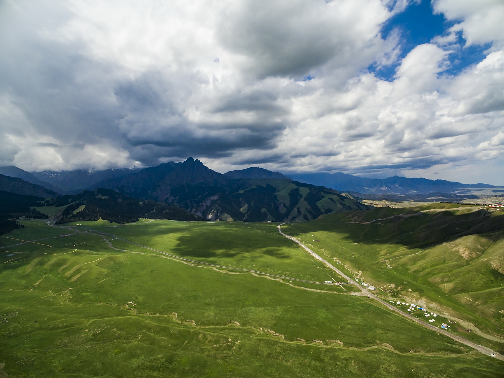 奇遇那拉提#新疆那拉提天仙台景点是一处景色宜人,气候宜人的自然