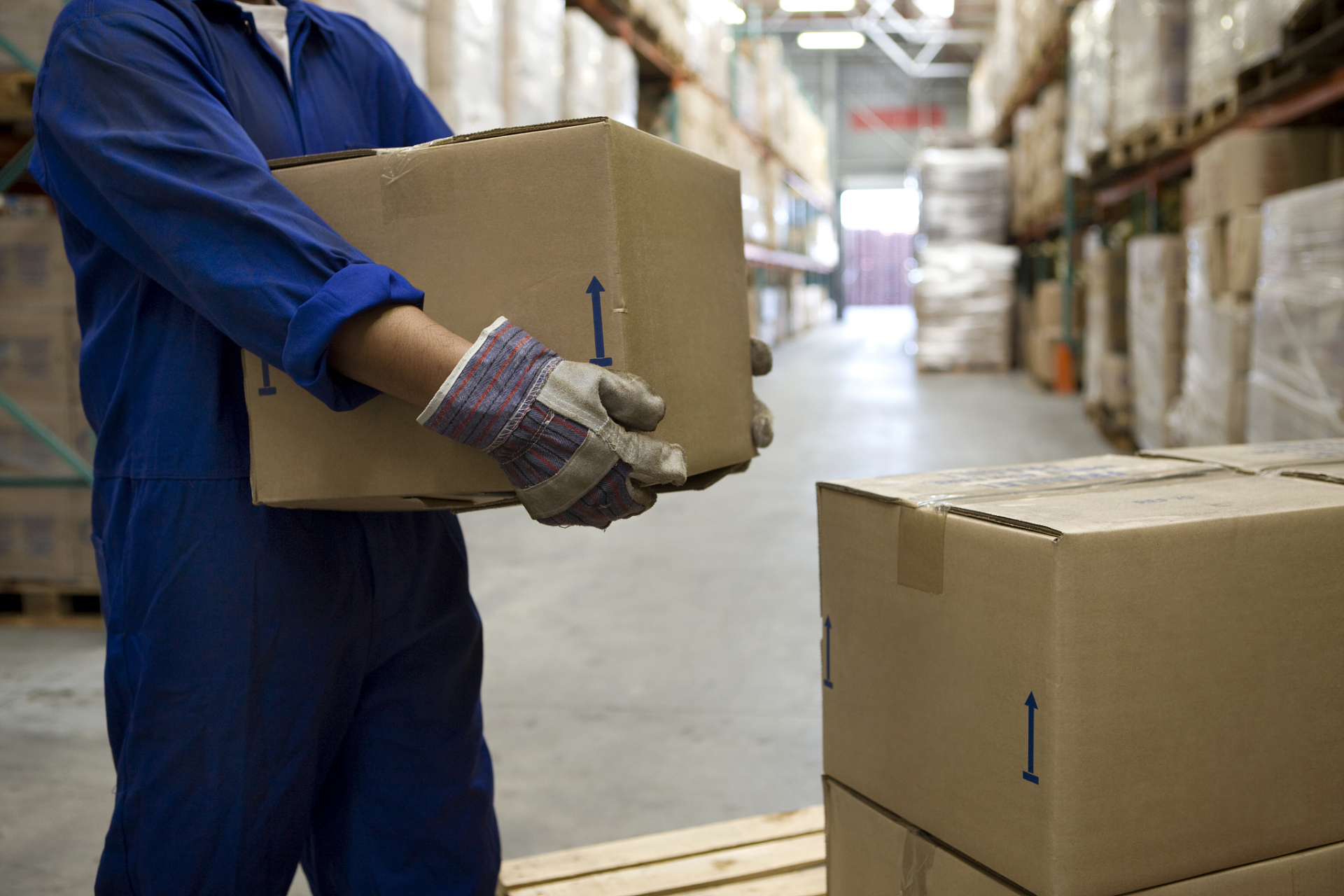 物流仓储之灵魂——装卸搬运工,技术再进也离不开人工操作!