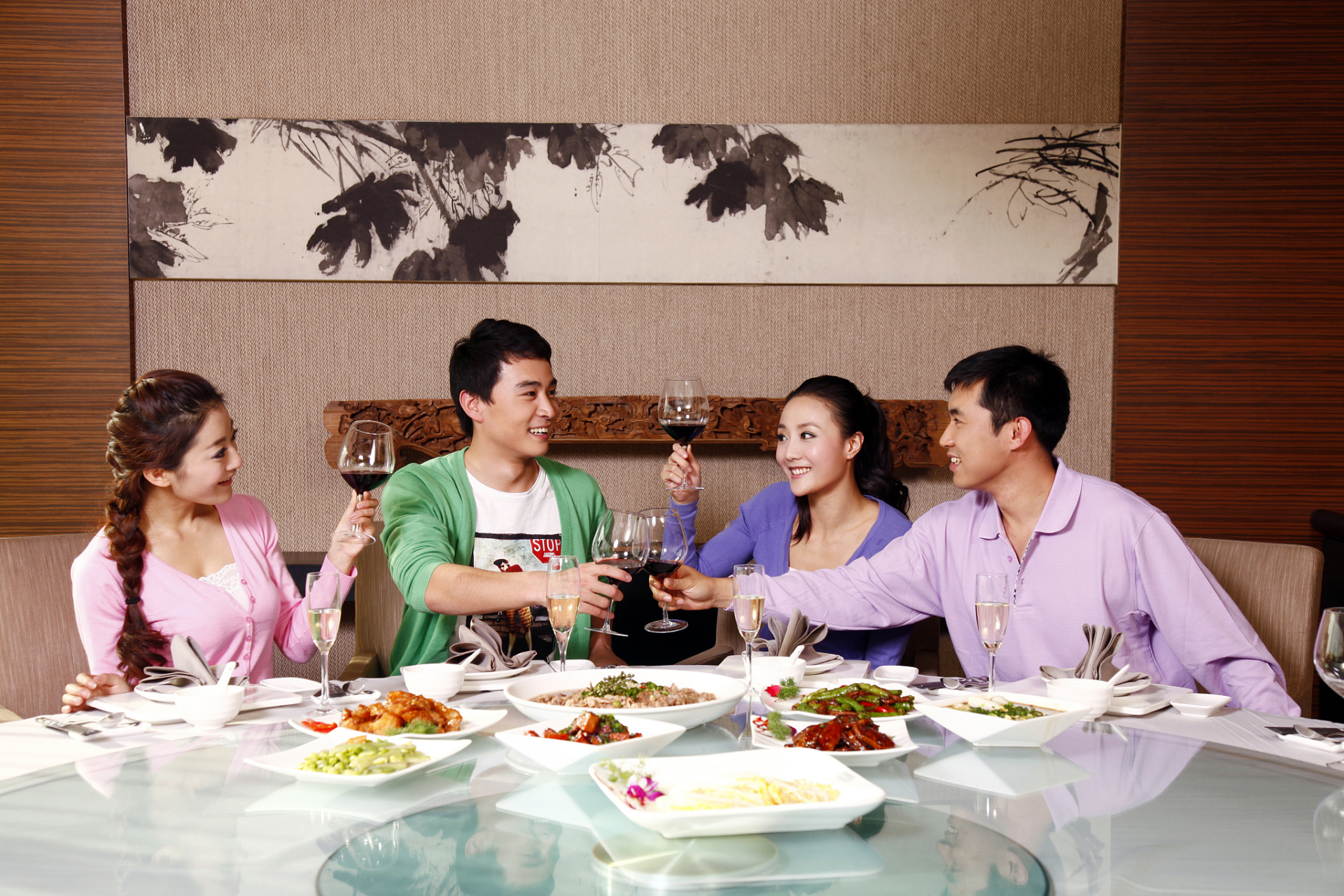 4,与你翻过脸的人,无论是亲戚还是朋友,永远回不到过去.