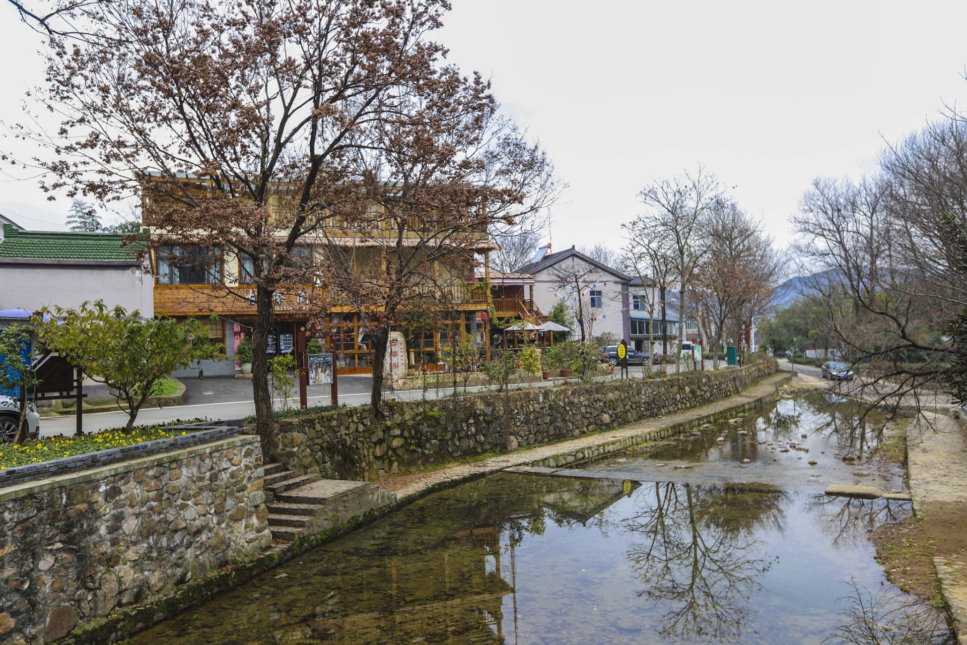 浙江省金华市泉溪镇,在武义县东部,距武义县县城壶山街道6.