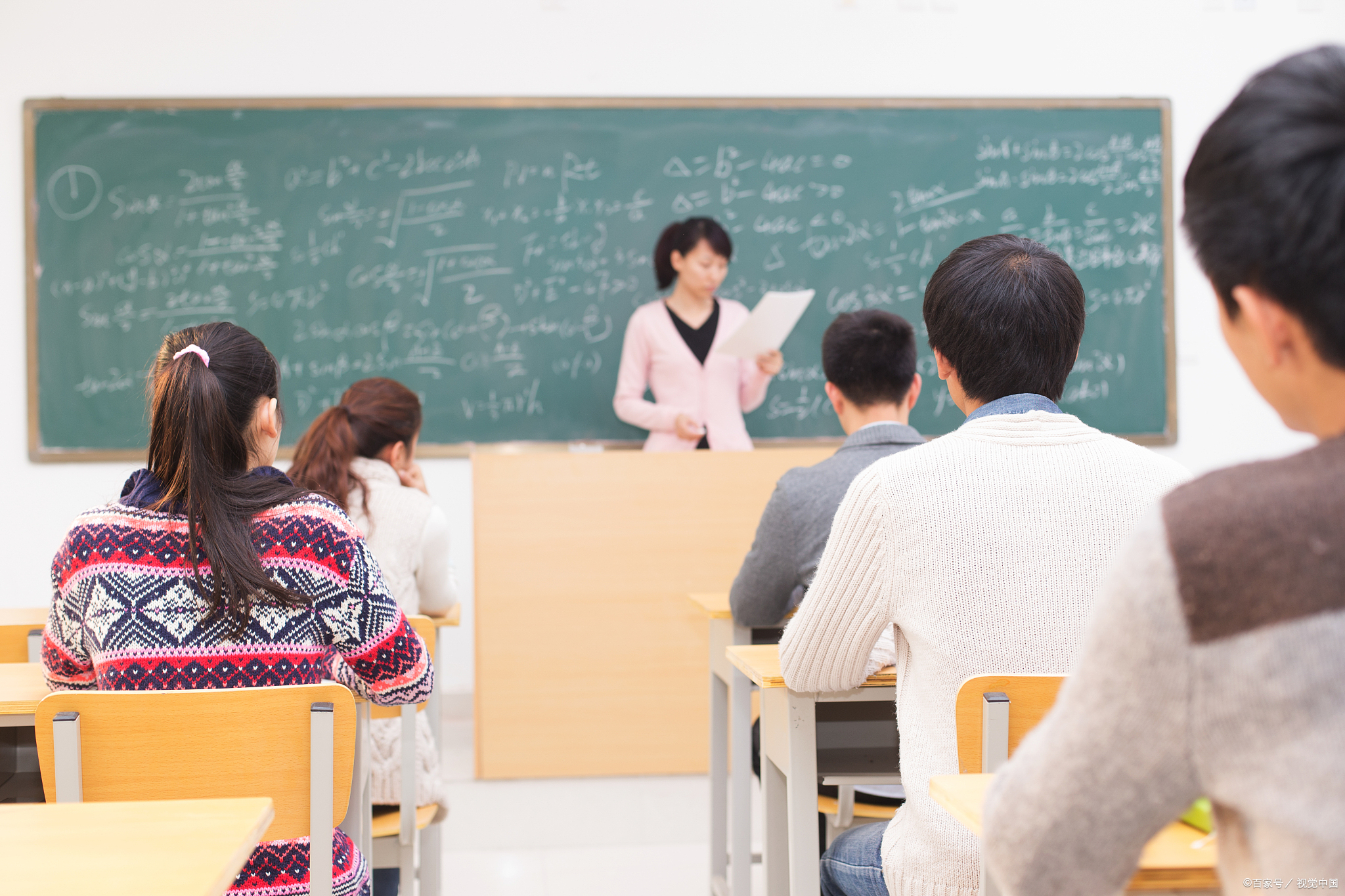 不要再对孩子说"上课要认真听讲,要说 1,同学发言的时候 别人的