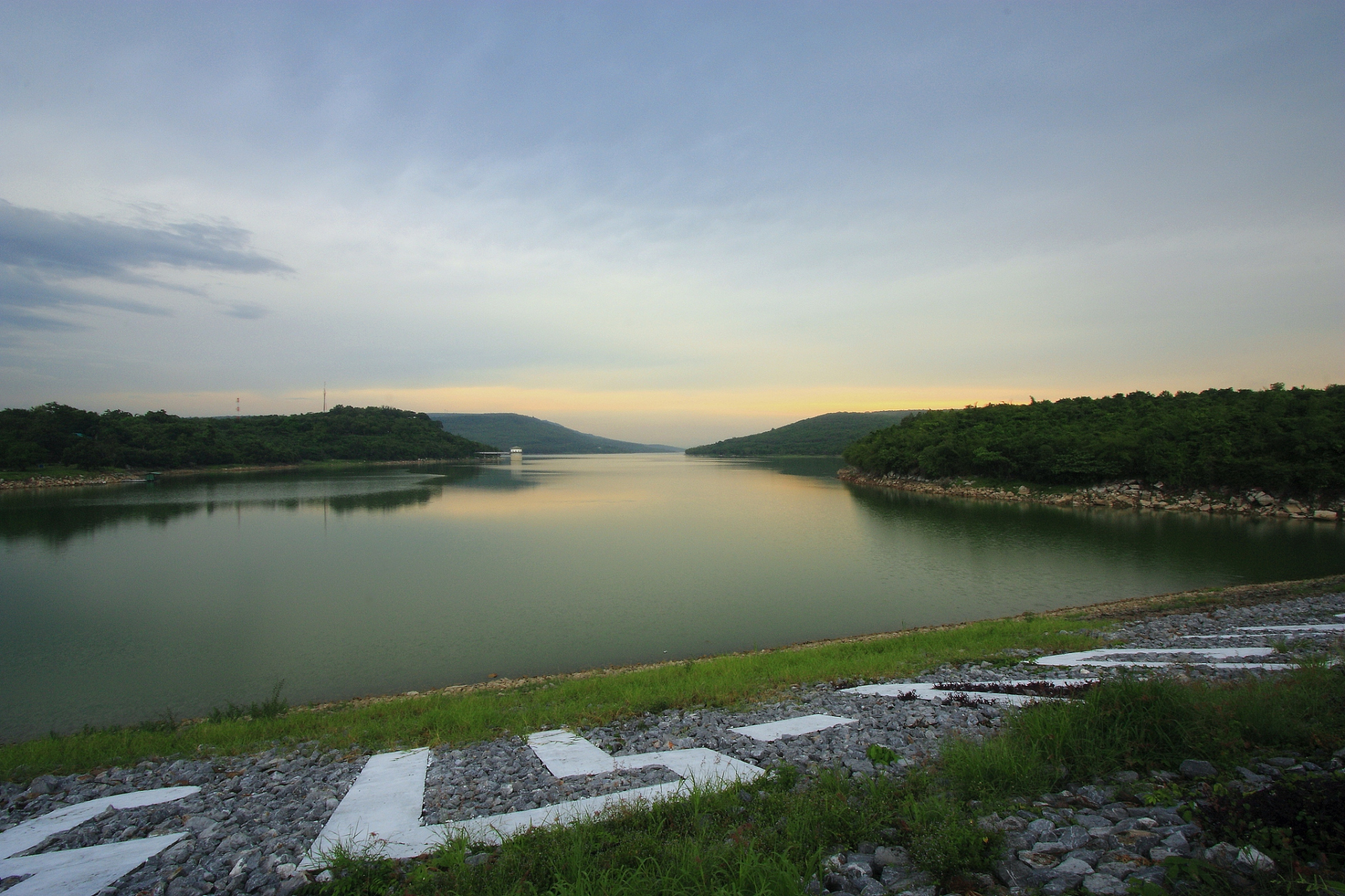 吉林省长岭县龙凤湖水利风景区湿地保护区是野生动物和鸟类的天堂