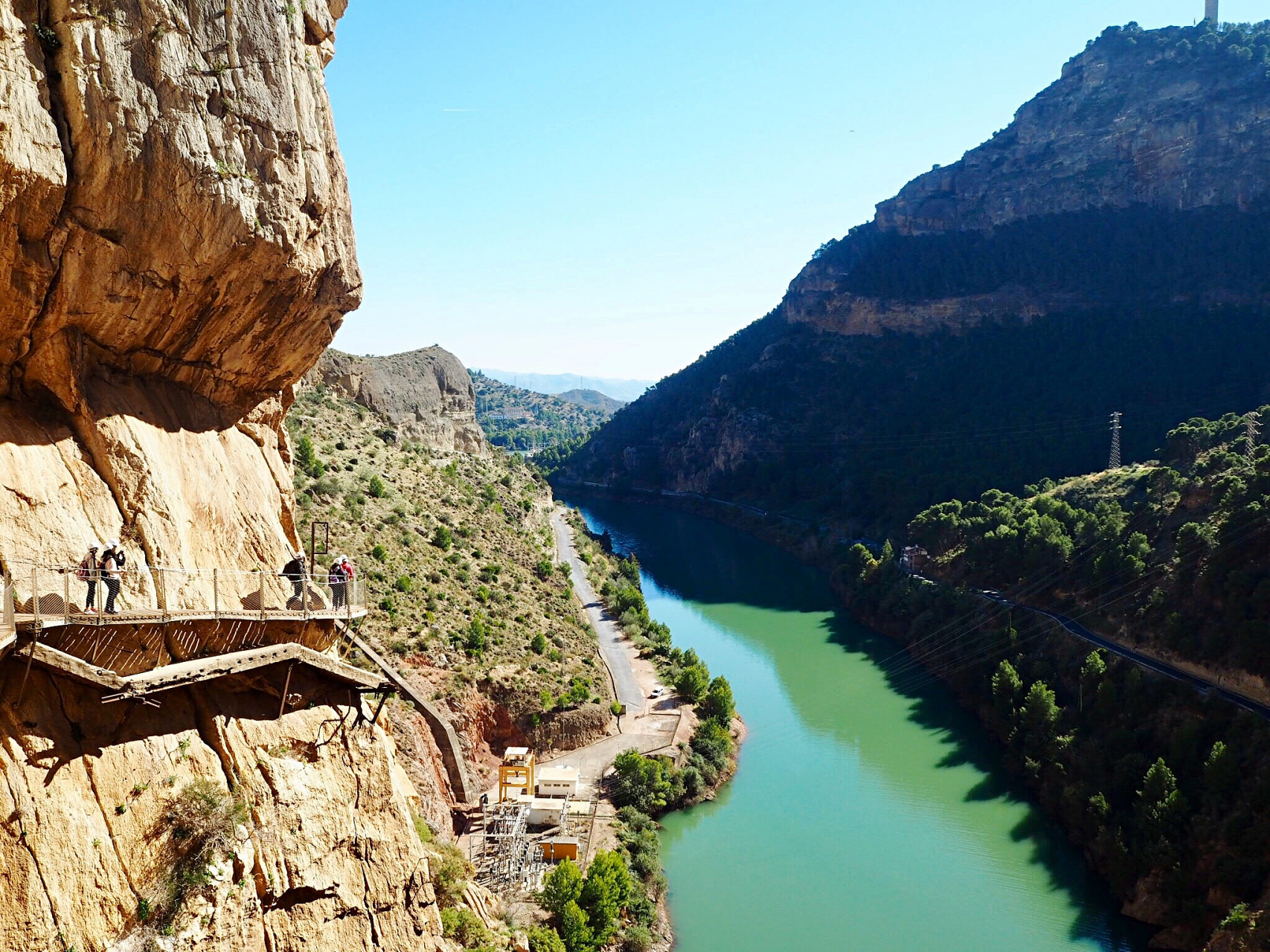 定西海甸峡景点位于甘肃省定西市,是一个以山水风景著名的旅游实刎