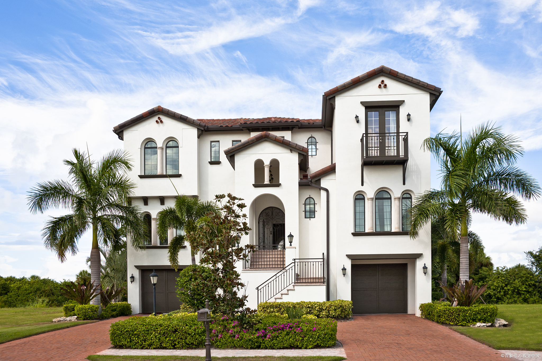 那些没上大学的,家里盖大别墅,而上大学的老家家徒四壁 今天我看到一