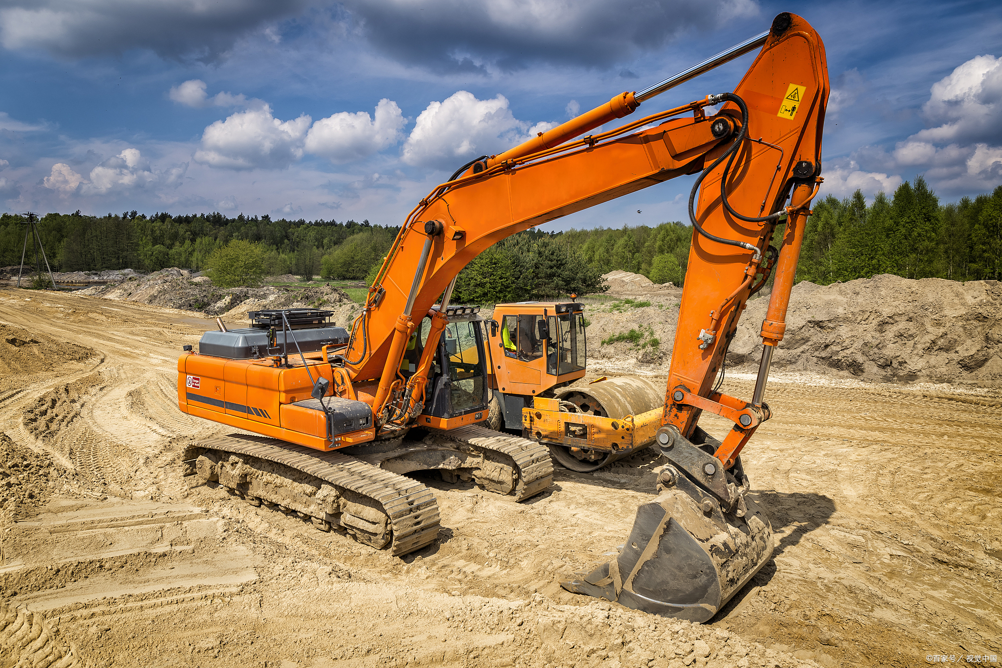 一般挖掘机在工地主要干些什么活