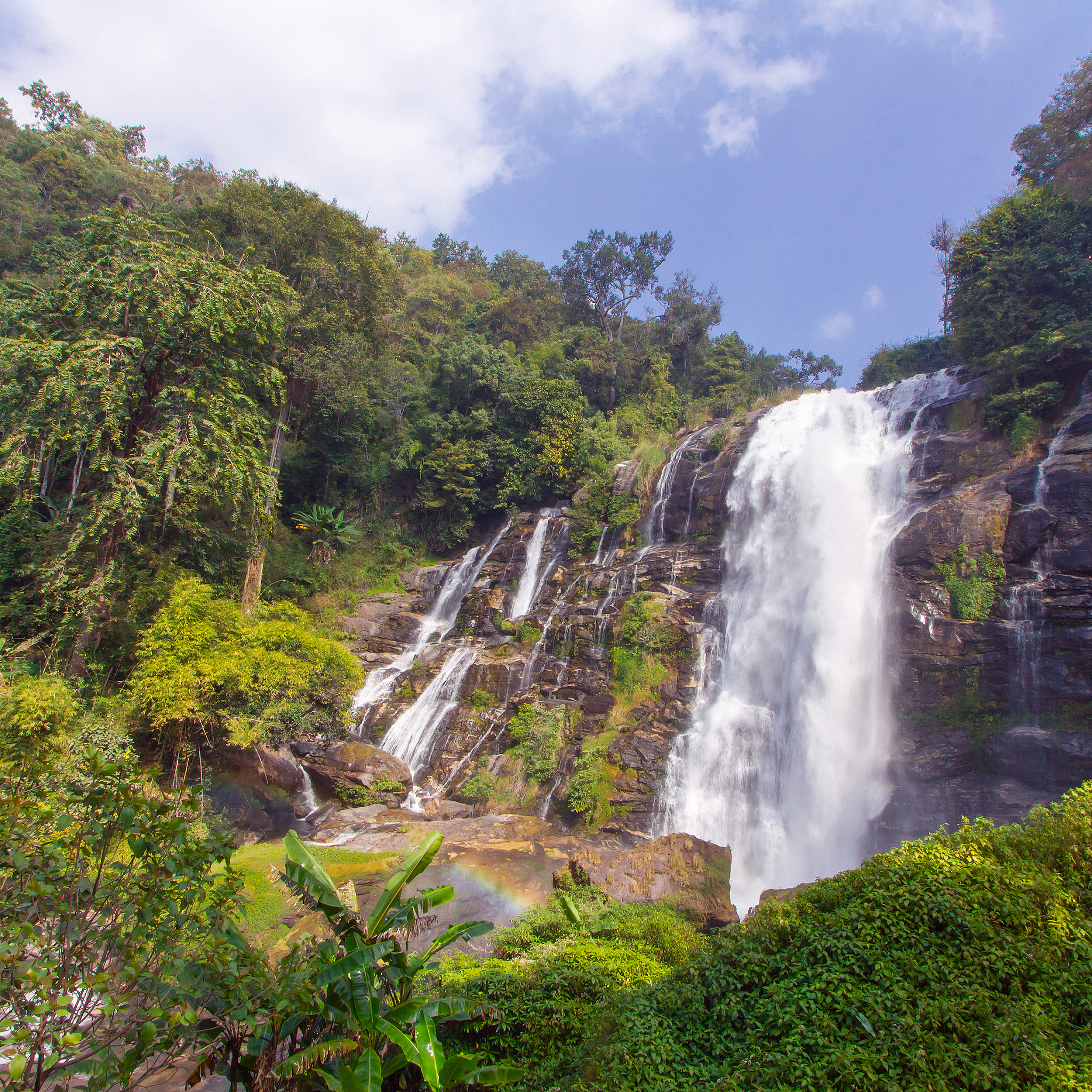海南琼中百花岭爬瀑布,湿透但彩虹出现时疯狂按
