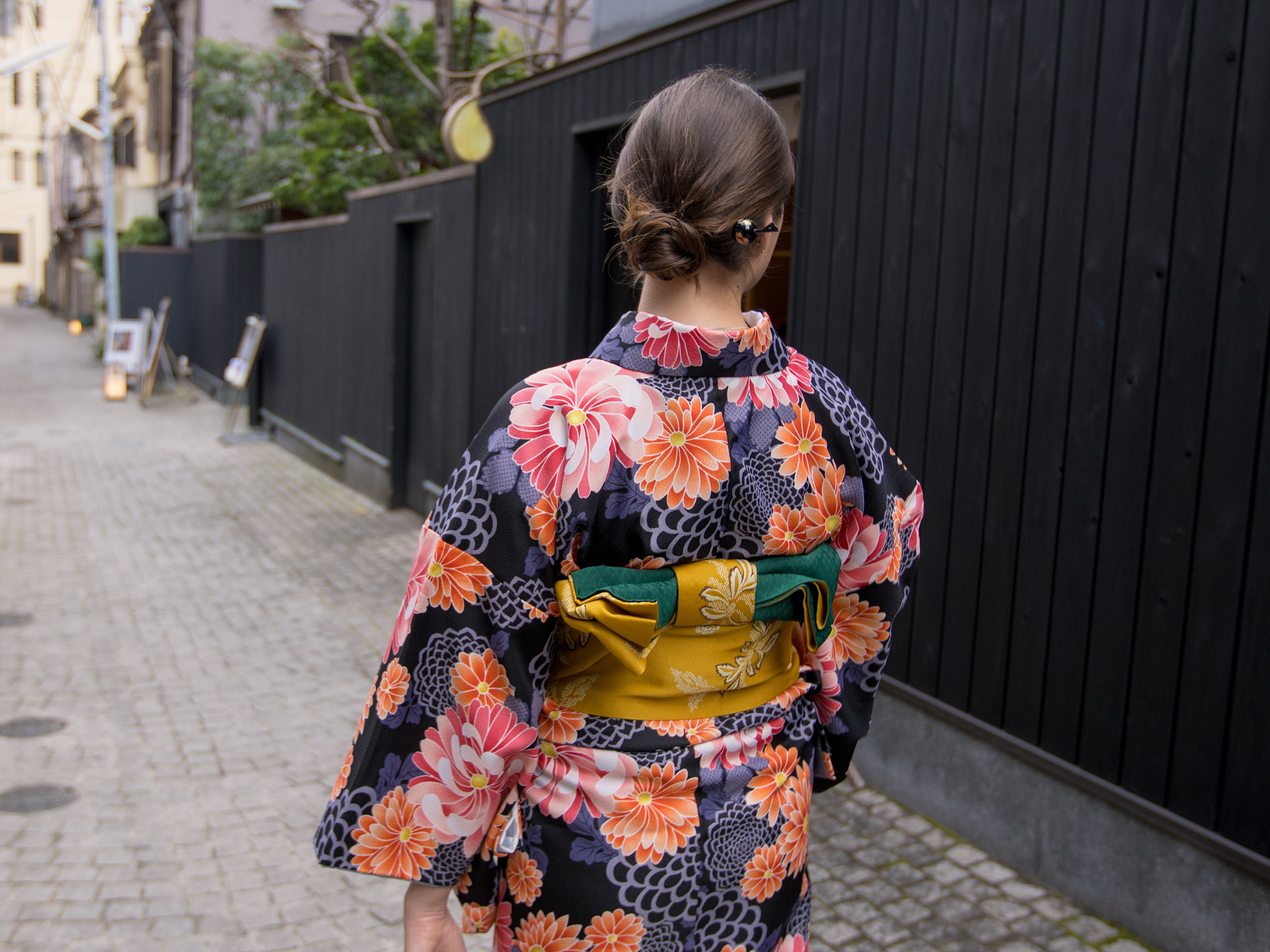 日本女性和服背后的包是用来干啥?导游直言:男士千万别碰