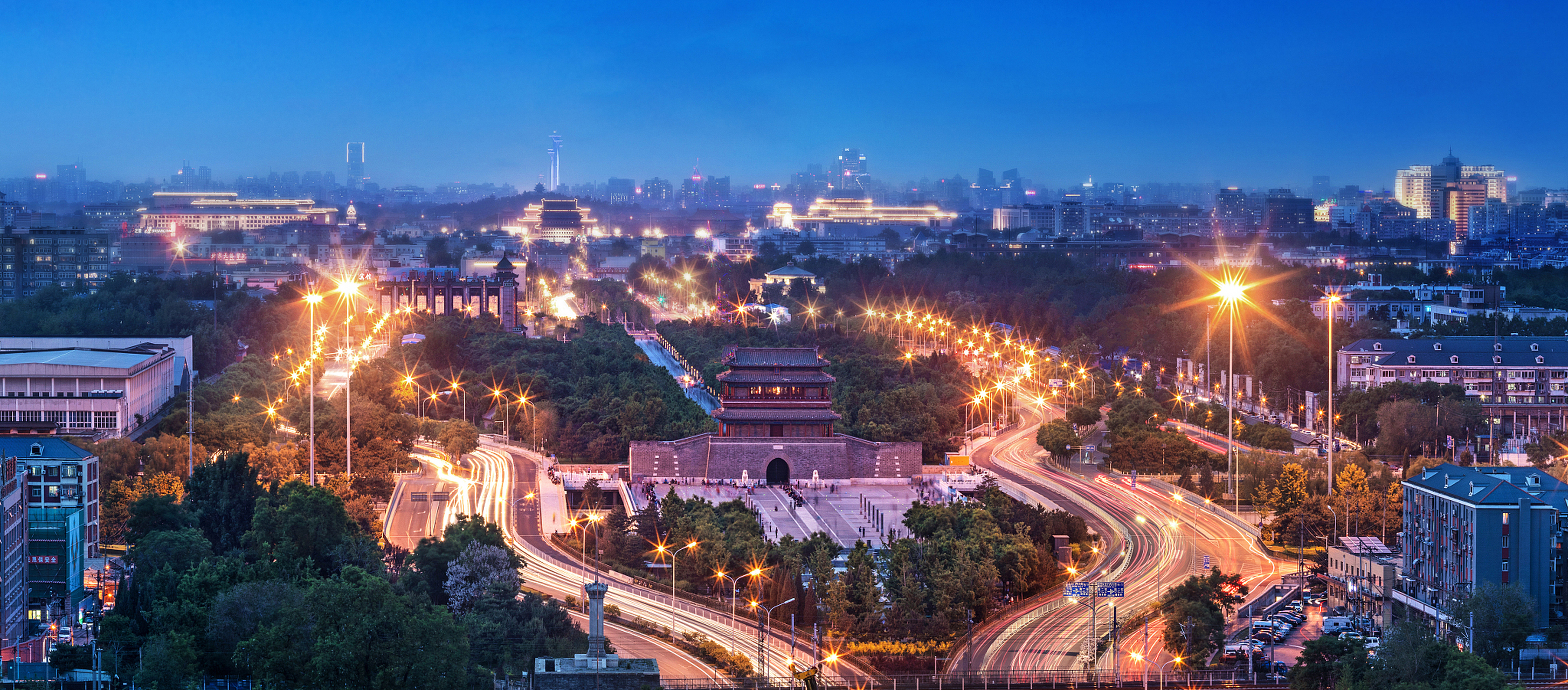 带父母去北京旅游需要注意多方面的问题,包括提前规划