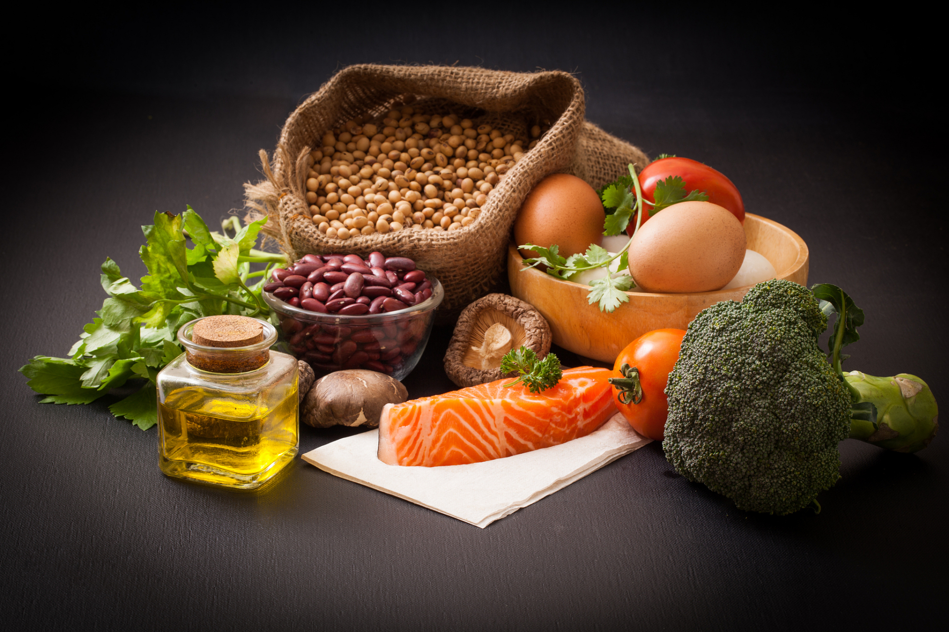 良好的饮食习惯可以帮助我们保持健康,预防疾病.  1.