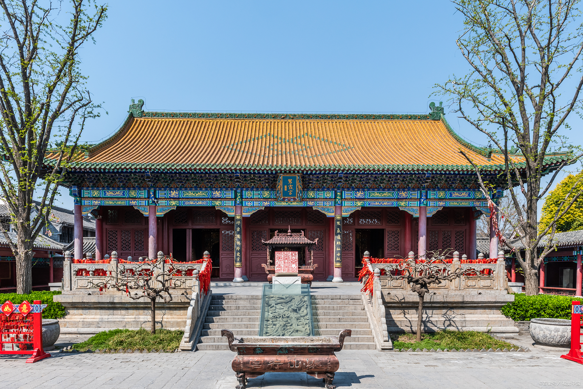 大家好,我是鹰眼美食,作为一个美食旅游博主,我喜欢