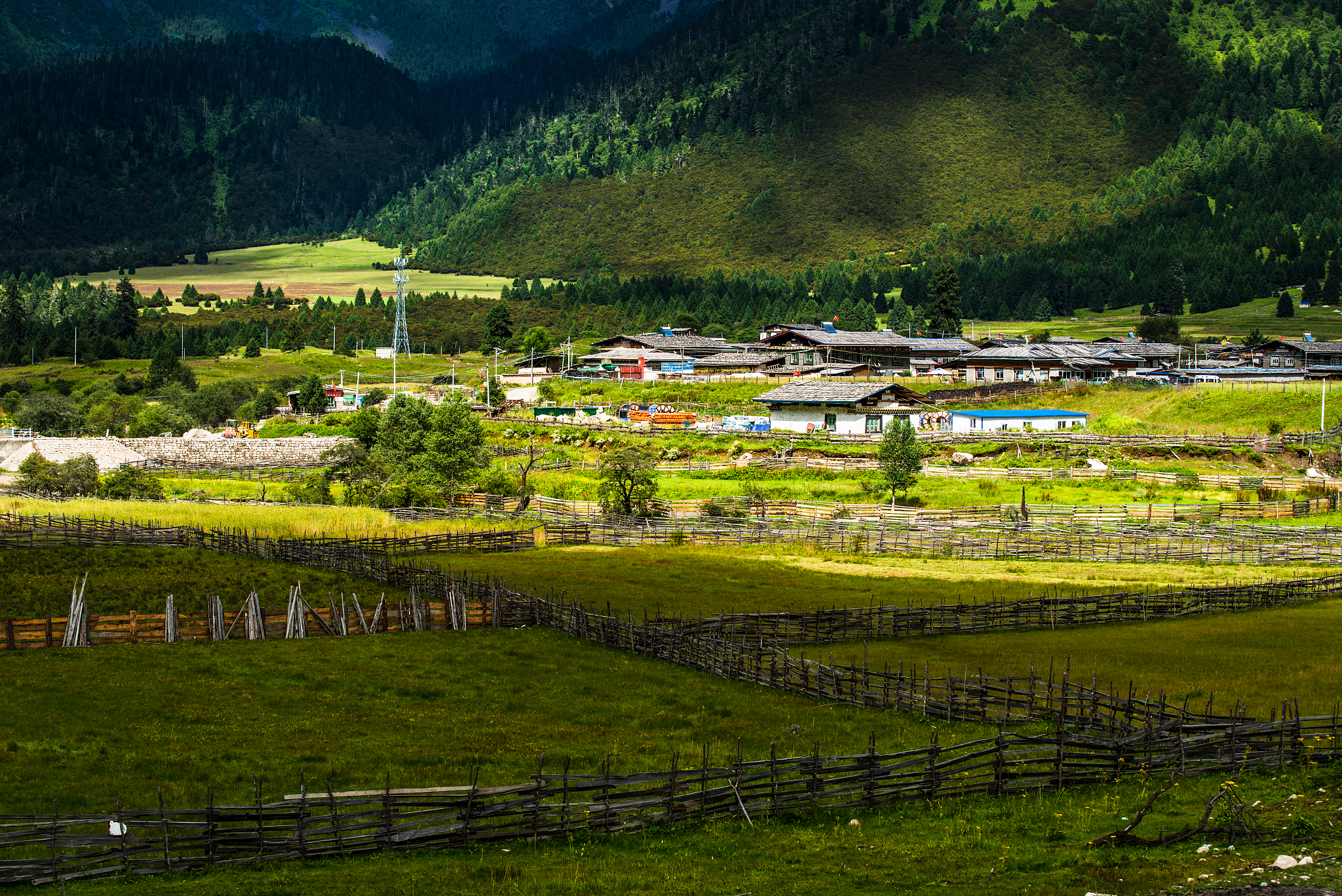 治多县的自然风光如何?为何成为旅游新热点?