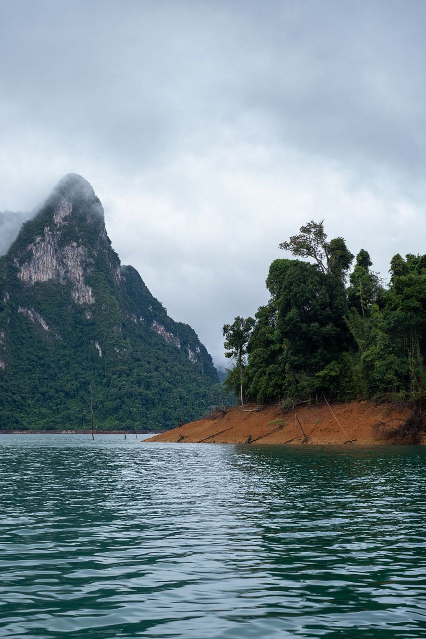 摘要:文山壮族苗族自治州拥有丰富的自然和人文景观,推荐普者黑风景区