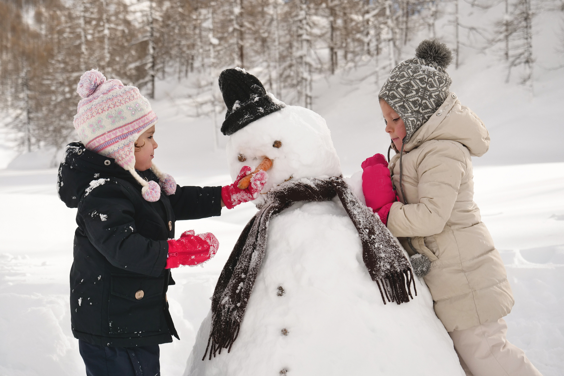 堆雪人图片 看图图片