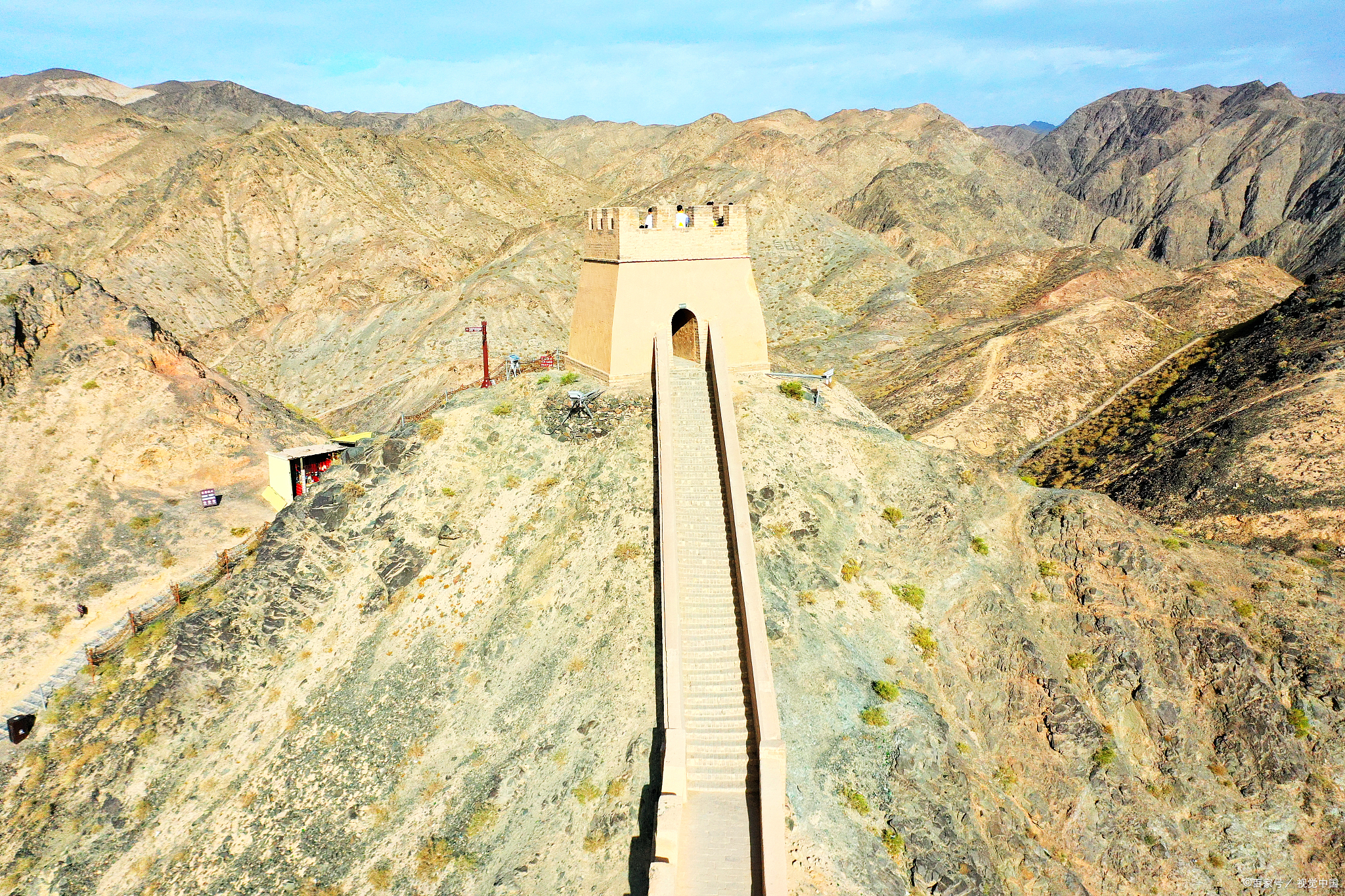 嘉峪关土长城图片