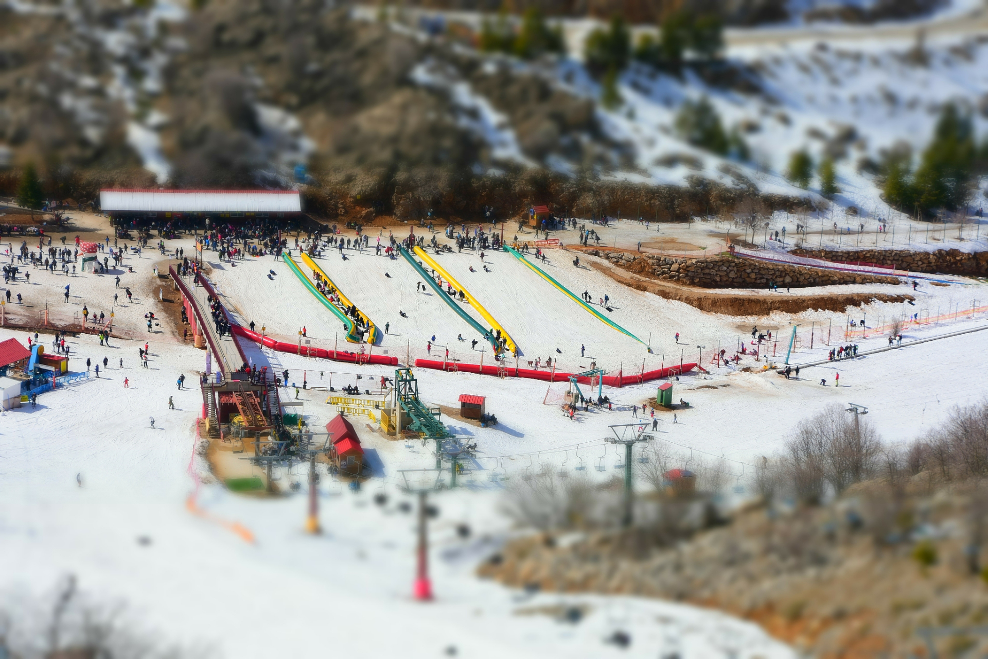 丰都南天湖国际滑雪场是冬季的欢乐胜地.