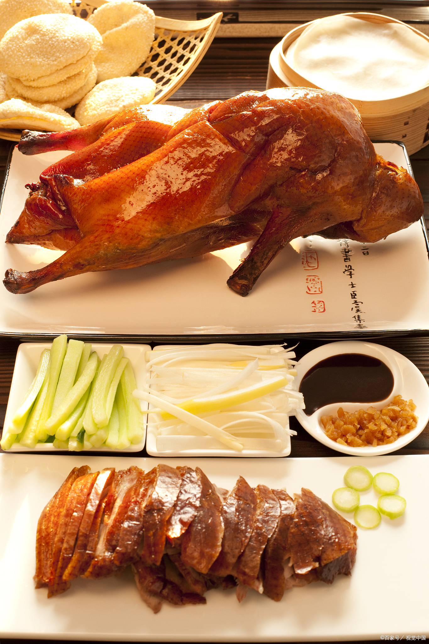 北京烤鸭一直是北京的招牌美食,每当提起它,我的口水就忍不住要流出来