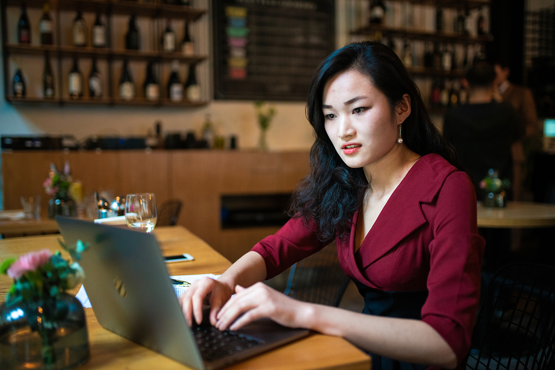 一位女老板接济了我两床被子和一万块钱,还免费在她那粉店吃了十多天