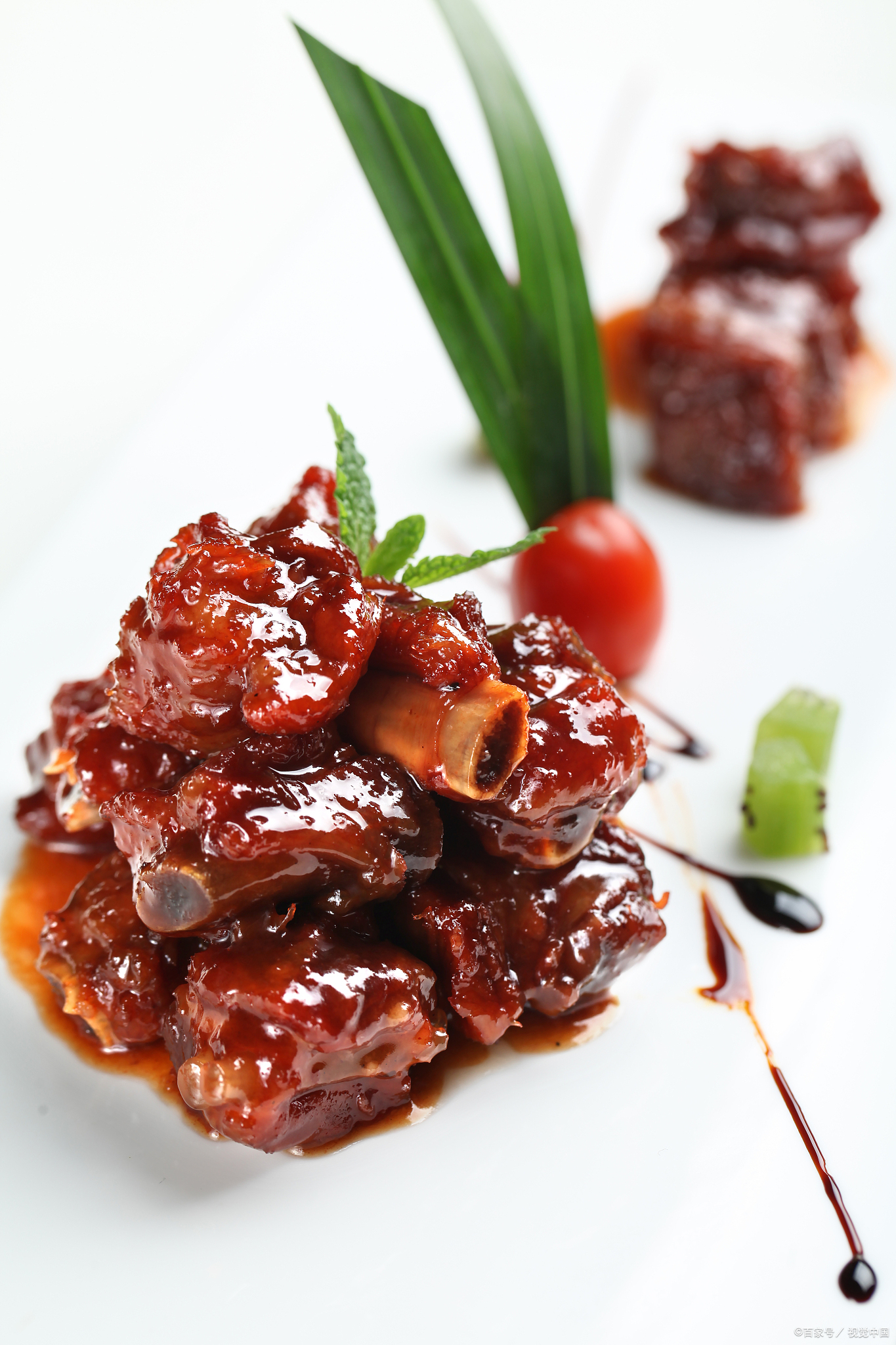 经常做饭的人,一定要收藏:  1,糖醋排骨: 排骨冷水下锅焯水,捞出洗净