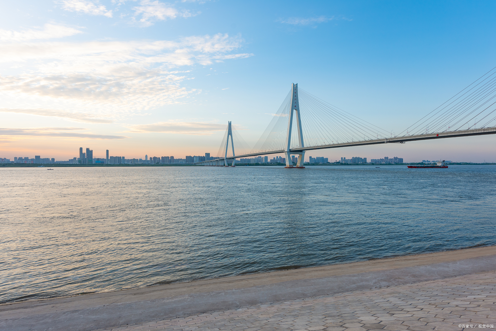 汉口,这座充满历史底蕴的城市,总是让人流连忘返.