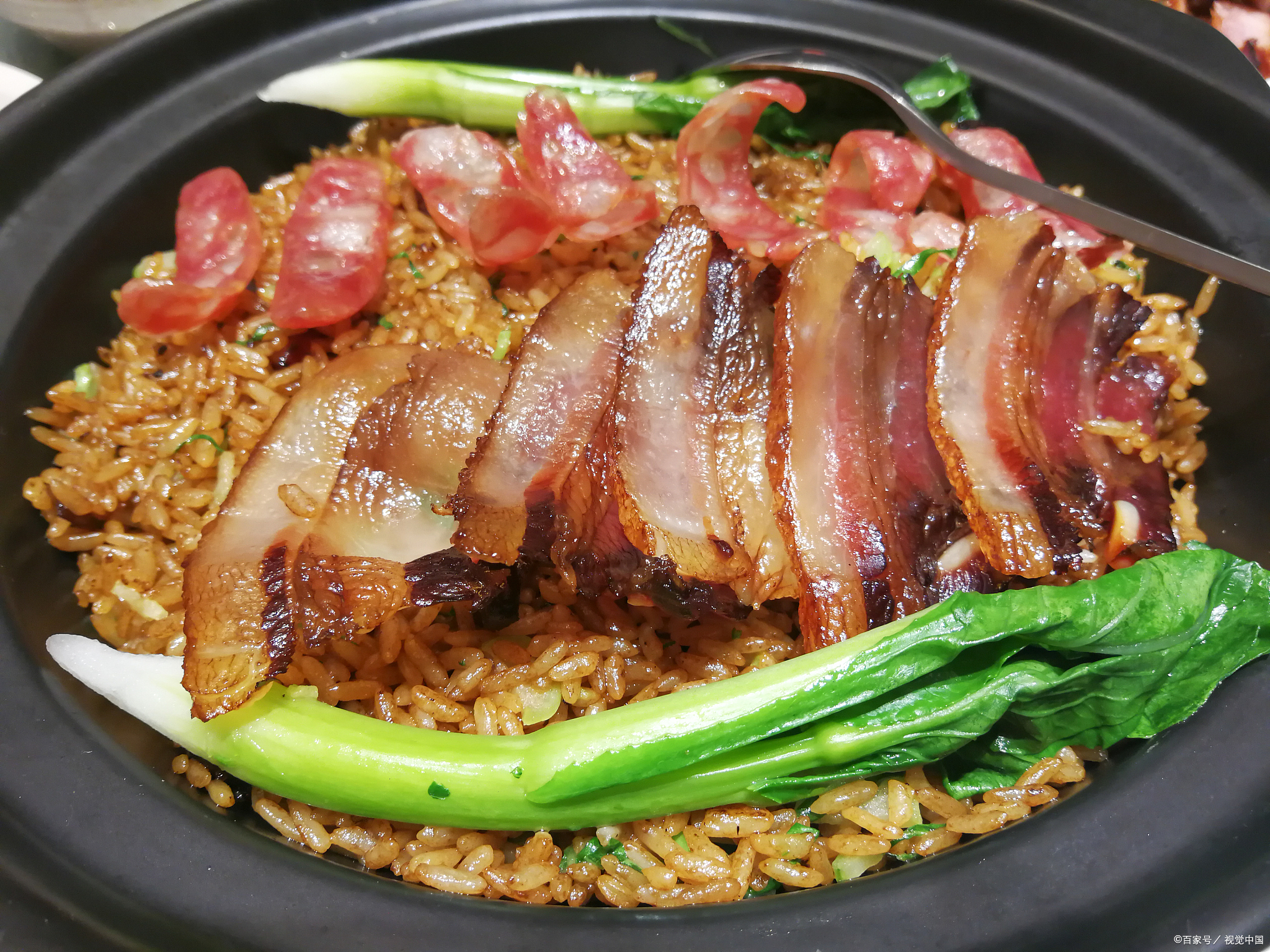 腊味煲仔饭,广州街头的标志风味,令人入口难忘的特色美食