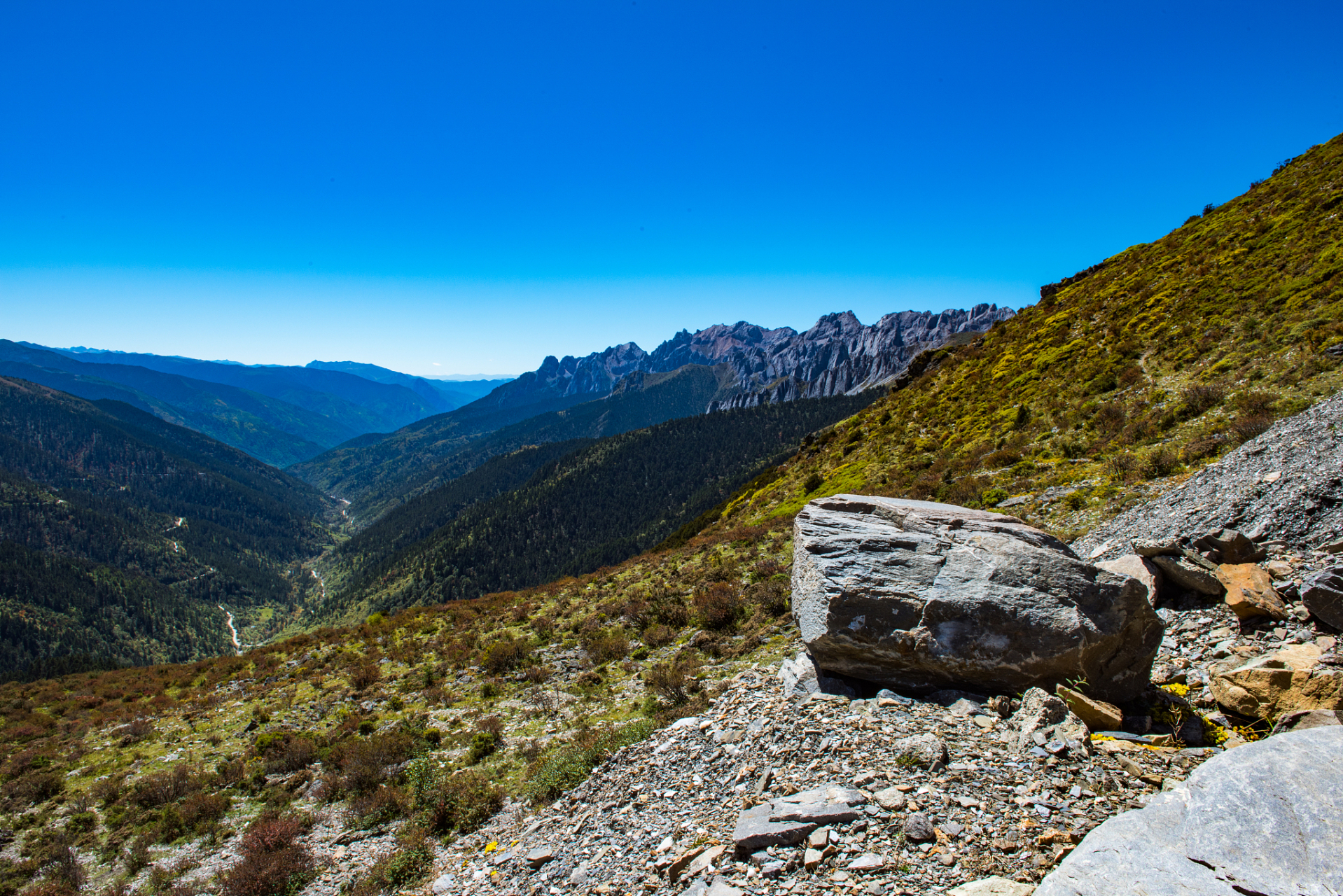 夏天生活图鉴# 四川三神山位于四川省南充市嘉陵区,是一座融合了自然