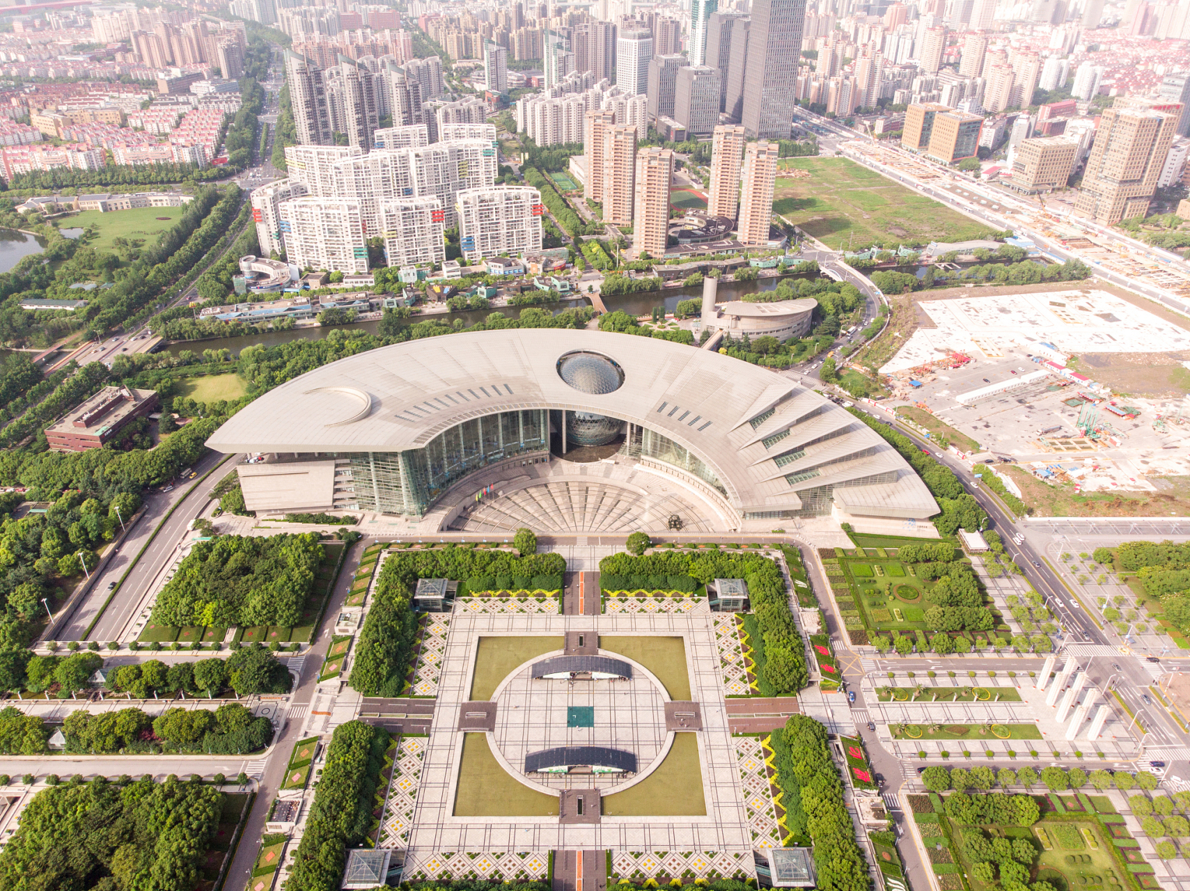 嬉行记# 上海科技馆,位于中国上海市黄浦区西藏南路2000号,是一座集