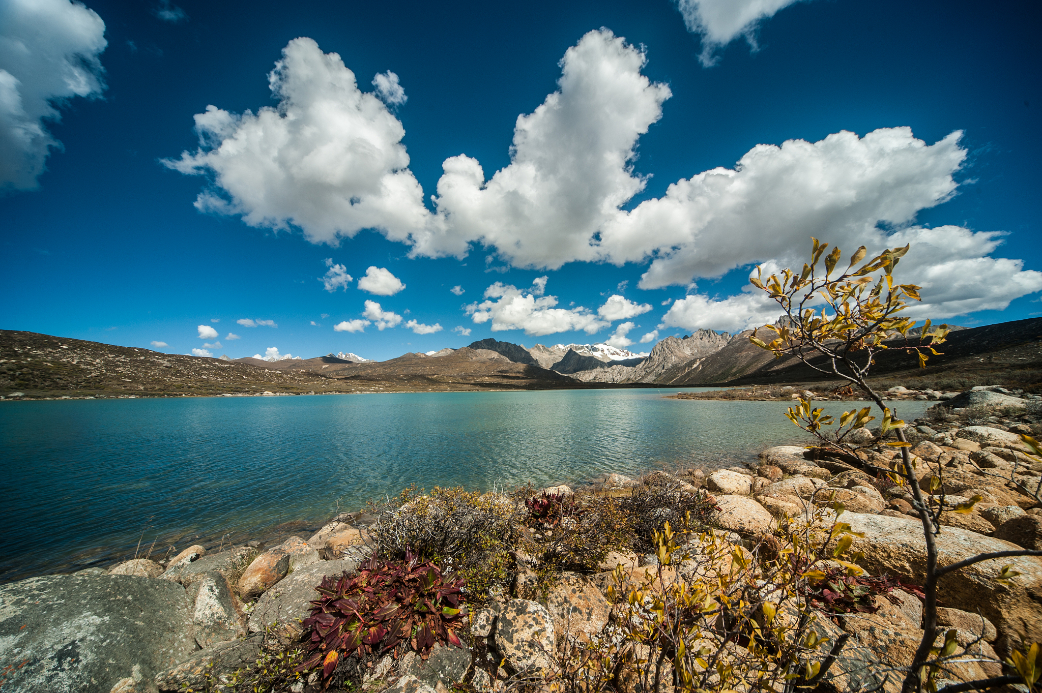 治多县的自然景色如何?为何成为旅游新热点?