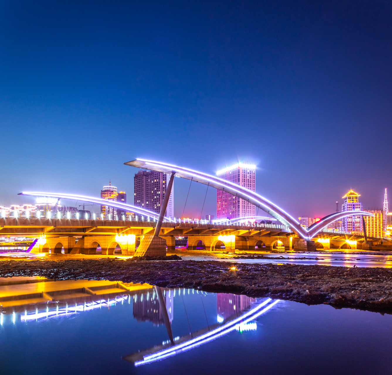 延吉旅游攻略  延吉,这座位于中国吉林省东部的城市,是一个融合了朝鲜