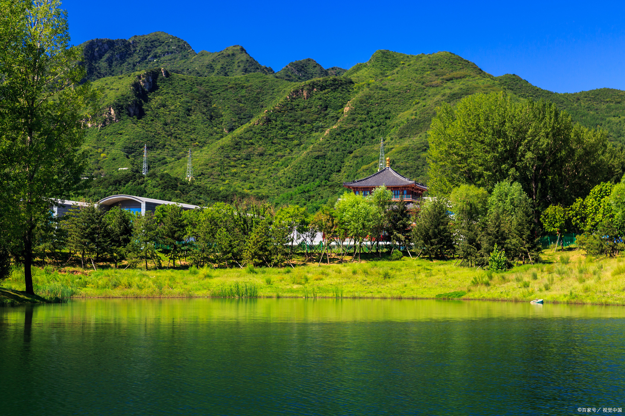 玉渡山位于中国北京市延庆区,是一个著名的自然风景区