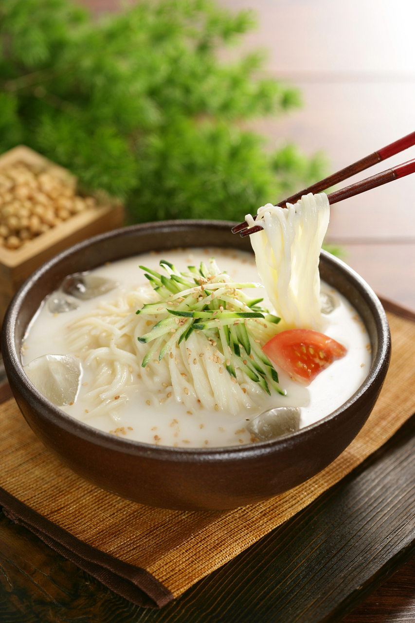 注:黄梅鱼面,为黄梅县下新镇特产;下新,位于雷池畔.