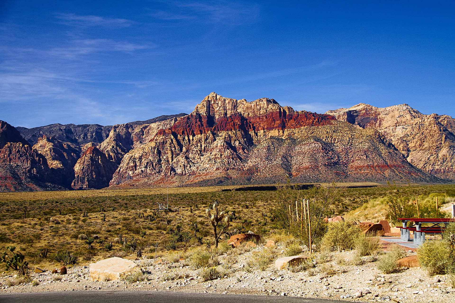 新疆维吾尔自治区伊犁哈萨克自治州昭苏县的文化街道,是以夏塔河和