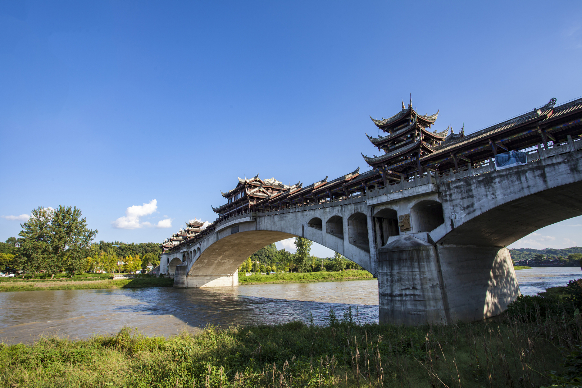 乐享周末分享吧# 安顺廊桥是城市的明珠,秋天更显得宜人.