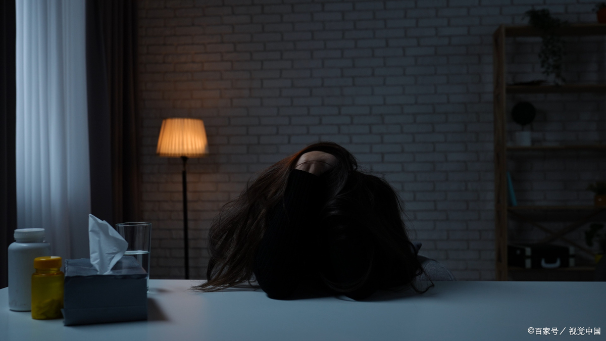 纠结加剧,致压力大,失眠