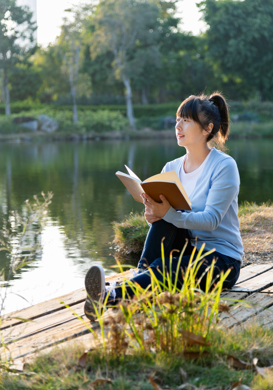 唯有读书和赚钱,才是一个人最好的修行,前者使人不惑,后者使人不屈