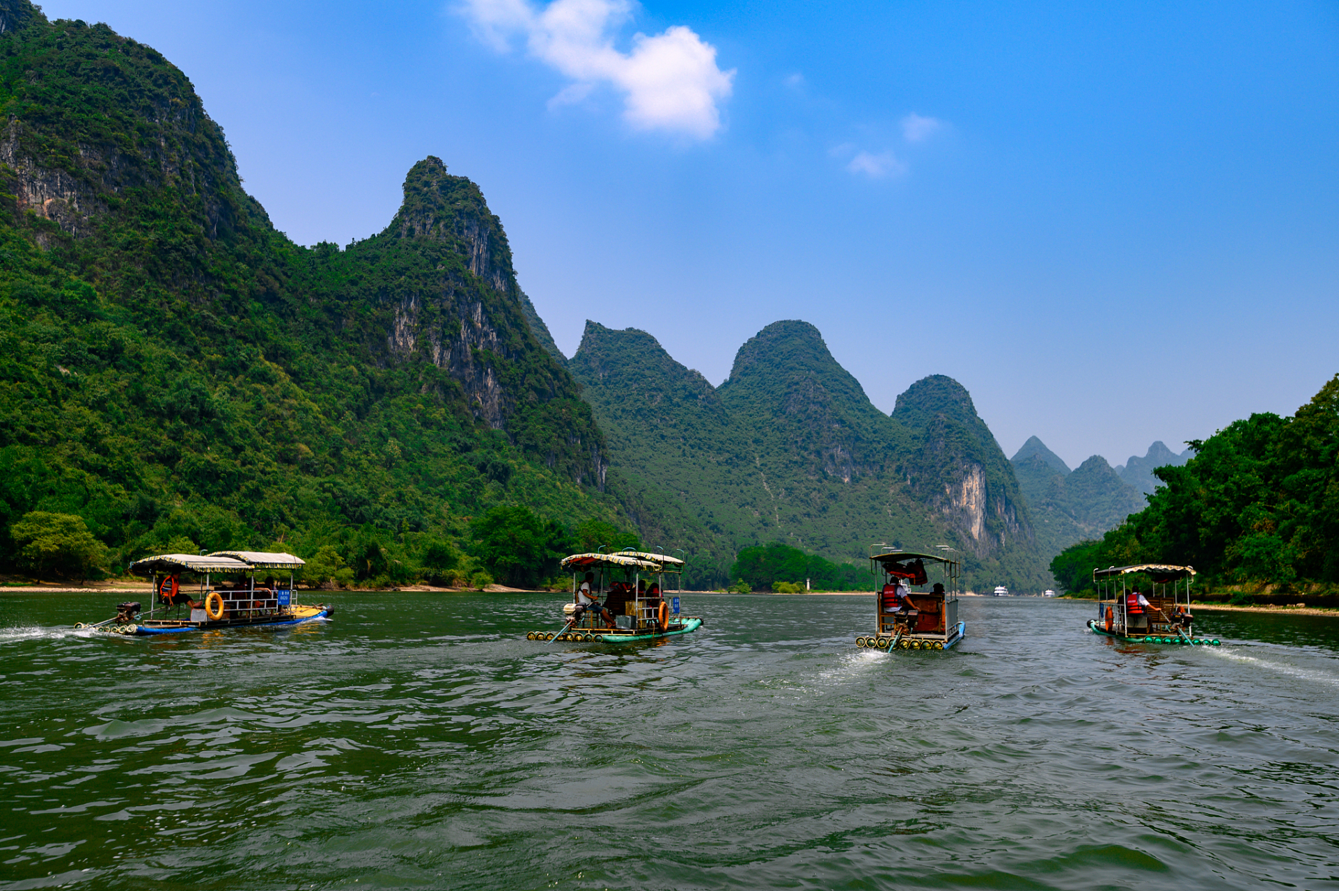 旅行中的治愈日常# 阳朔十里画廊位于阳朔月亮山,因沿路风景秀丽,如