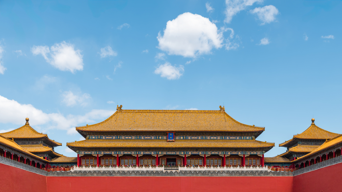 北京故宫红墙:千年历史的期待与向往  在我心中,北京故宫的红墙不仅仅