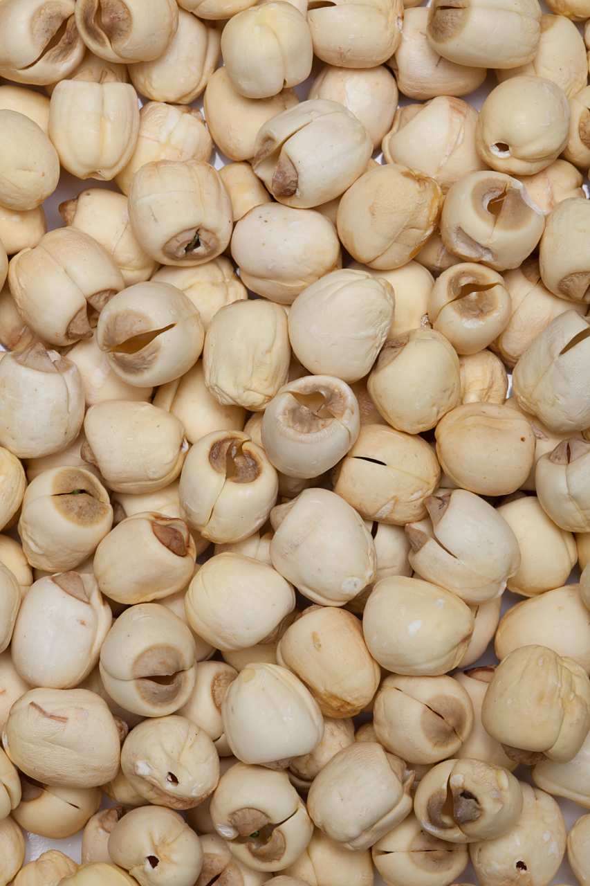 莲子# 的功效作用  一,降低血压  莲子中含有一种叫做莲心碱的结晶