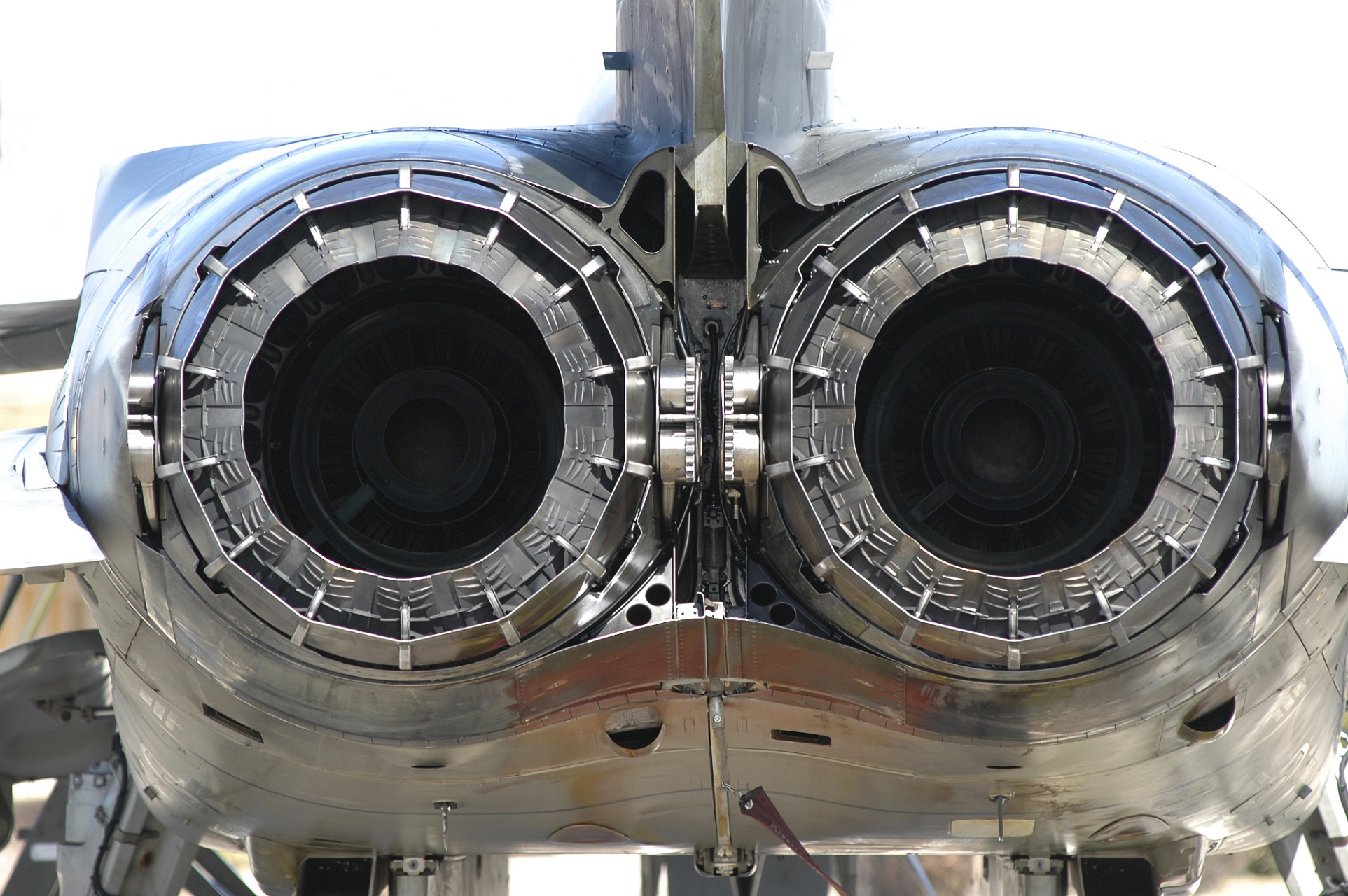 近日,一则关于中国歼-10s战机换装太行发动机的消息引起了广泛关注.