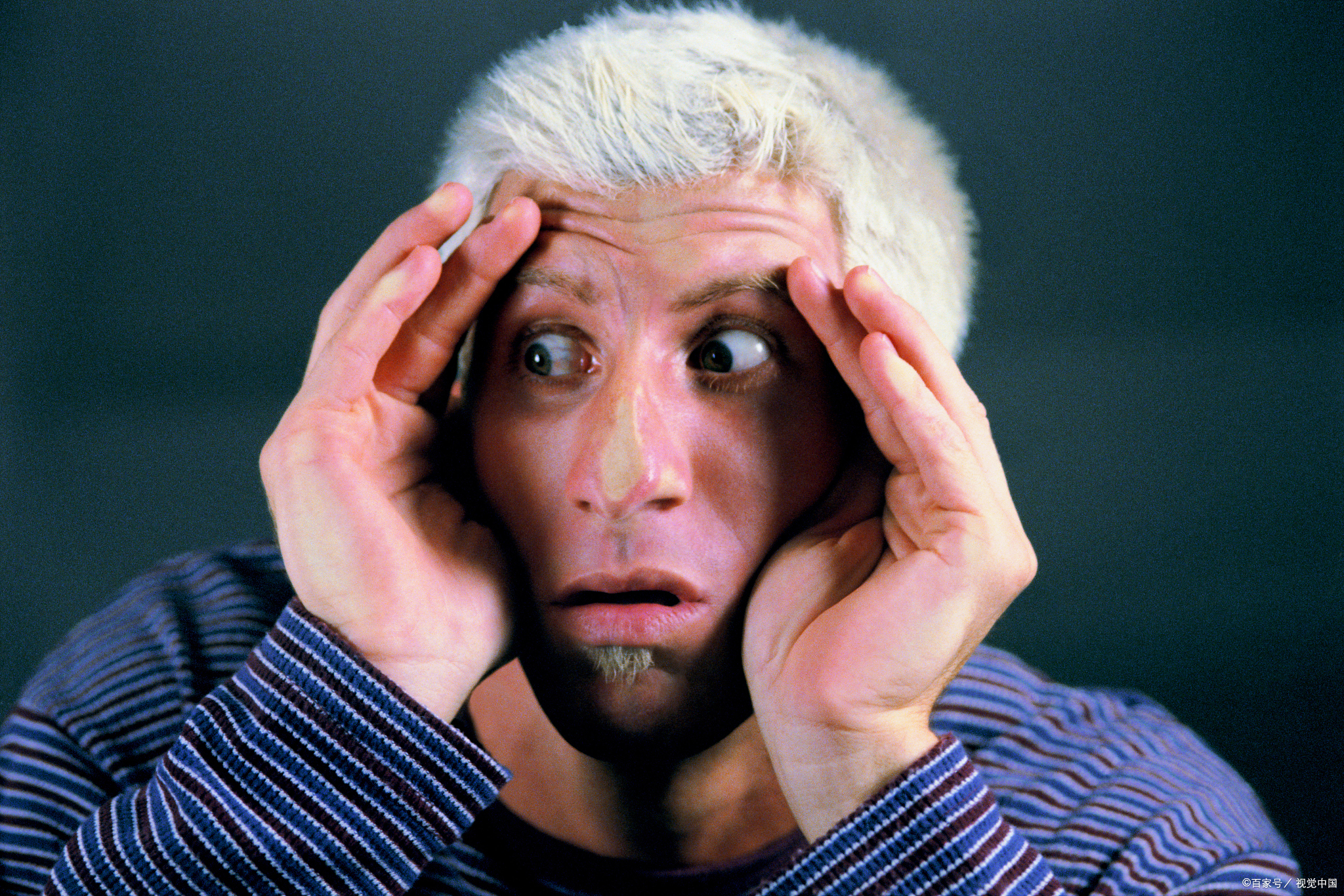 身处这个看脸的时代,社交媒体上的滤镜和完美身材的模特让我不禁对