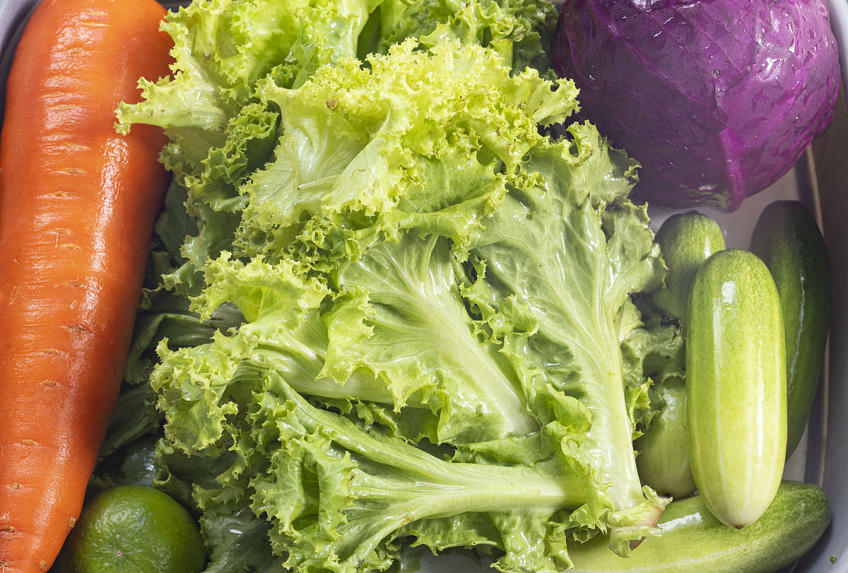 蔬菜是夏季养生的重要食物,那么如何选择夏季养生蔬菜呢?