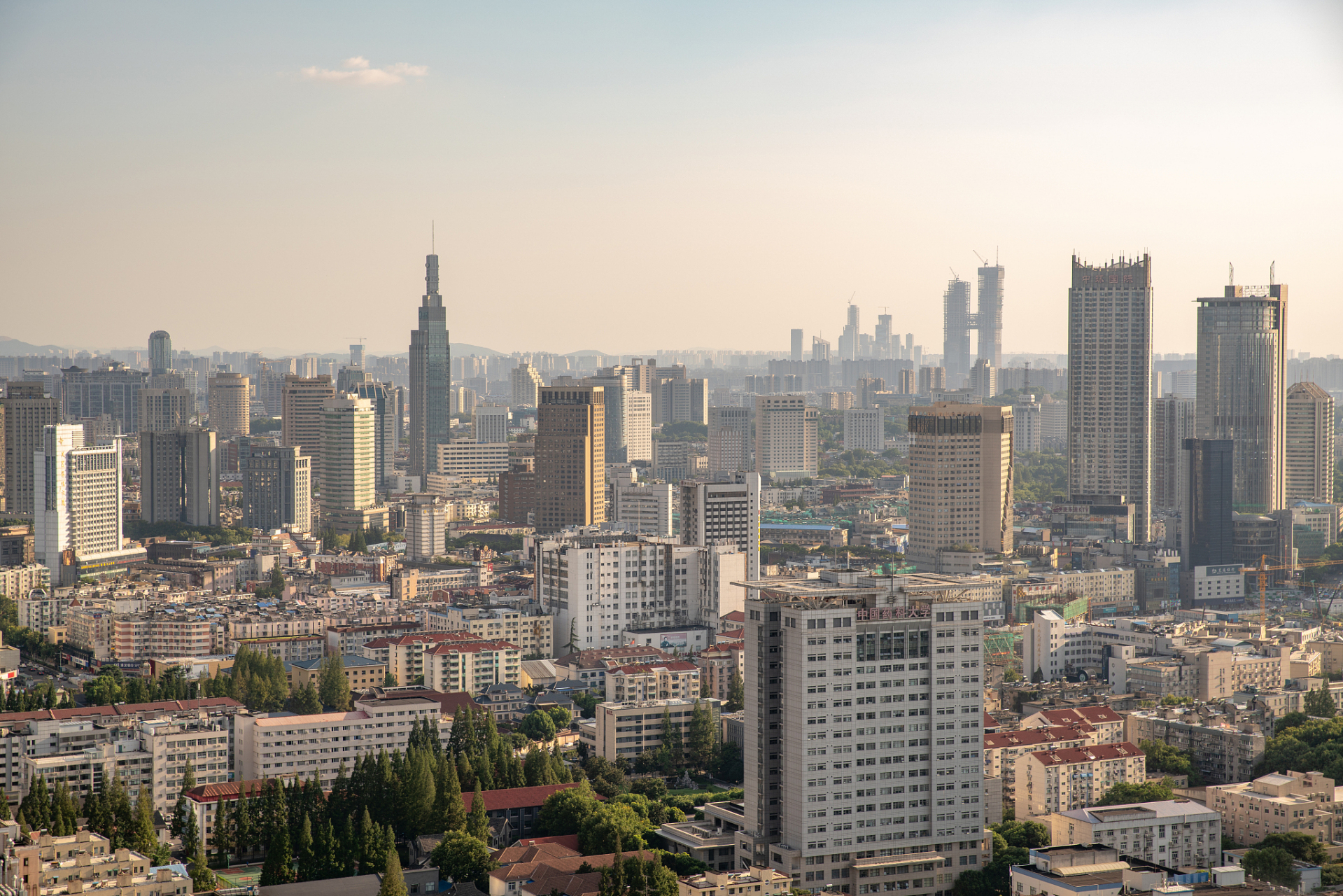 鼓楼区,南京市辖区,位于市西北部,面积54.