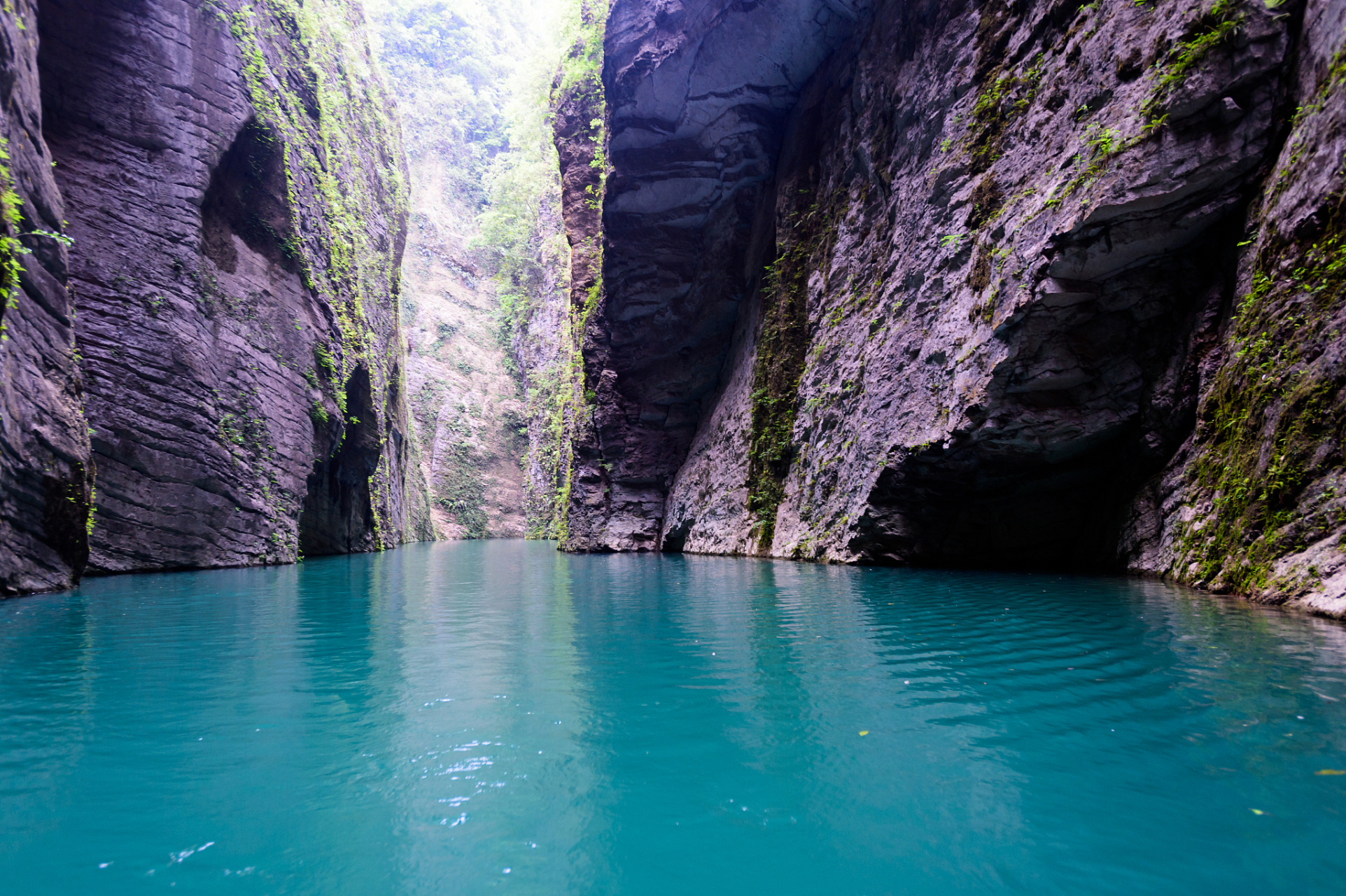 湖北鹤峰屏山峡谷风景图片