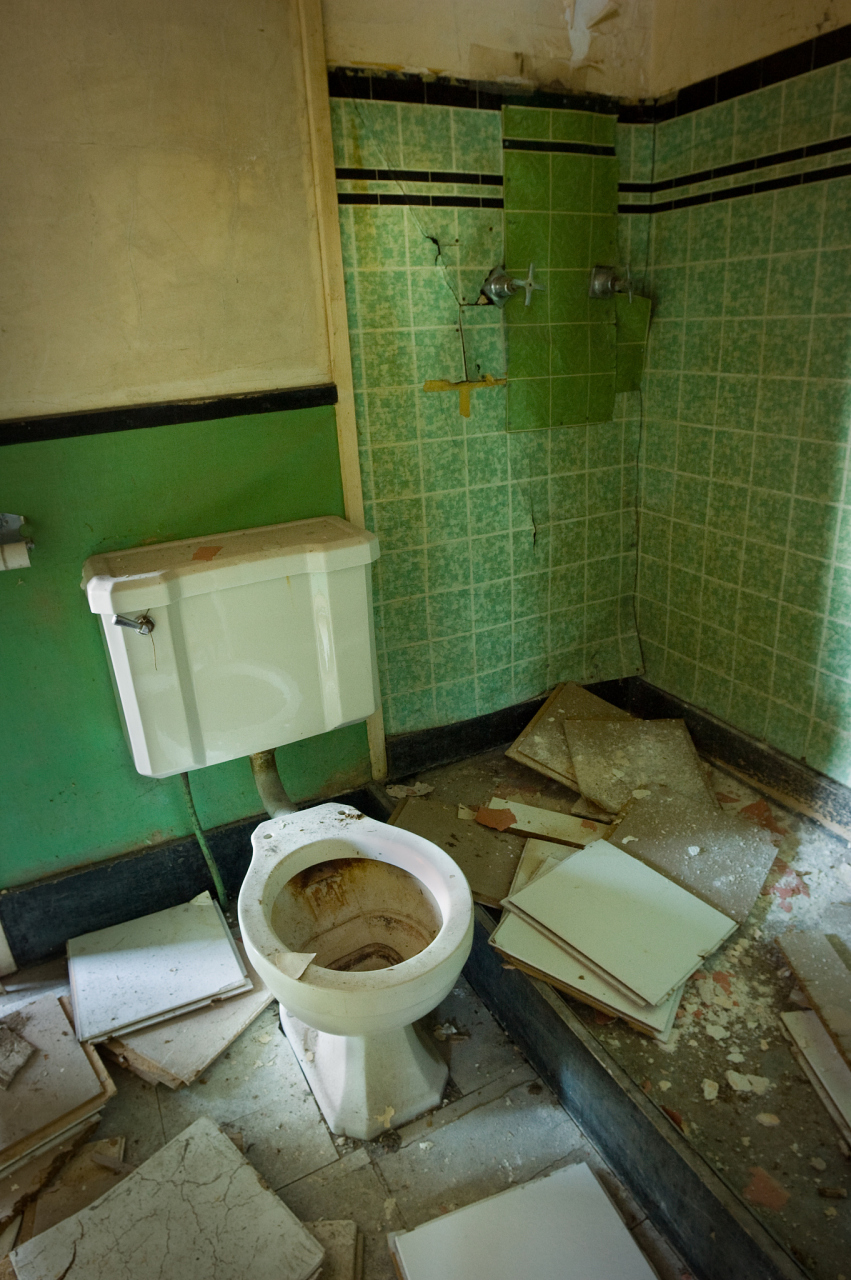 妈妈第一次来杭州,在朋友圈晒出8张厕所图片,引发网友热议