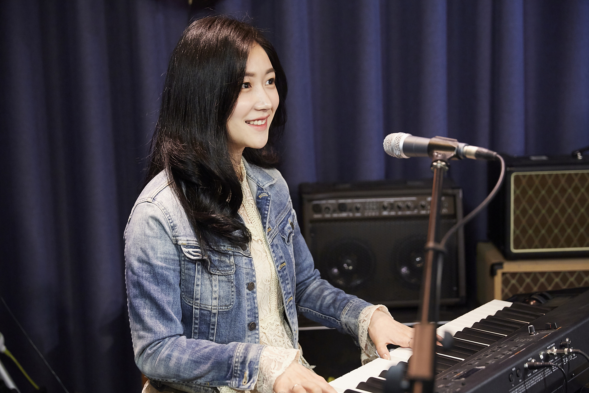 优质短图文计划# 《遥不可及的你》是歌手花粥的一首深情之作.