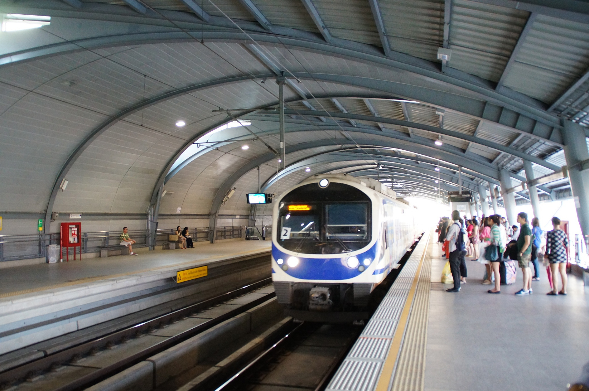 辽宁省大连市地铁二号线友好广场站近日成为了热门话题,因为该站的