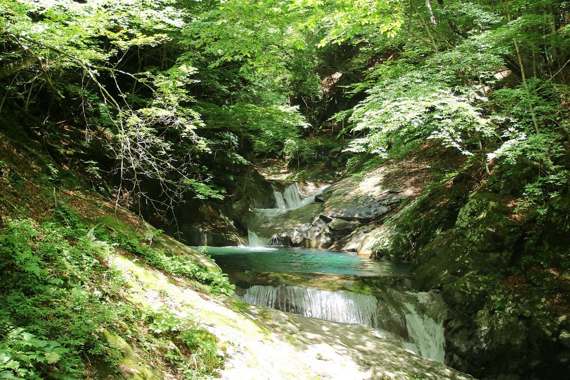 安徽大别山旅游风景区旅游攻略|大别山横跨鄂豫晥三省,是长江淮河的