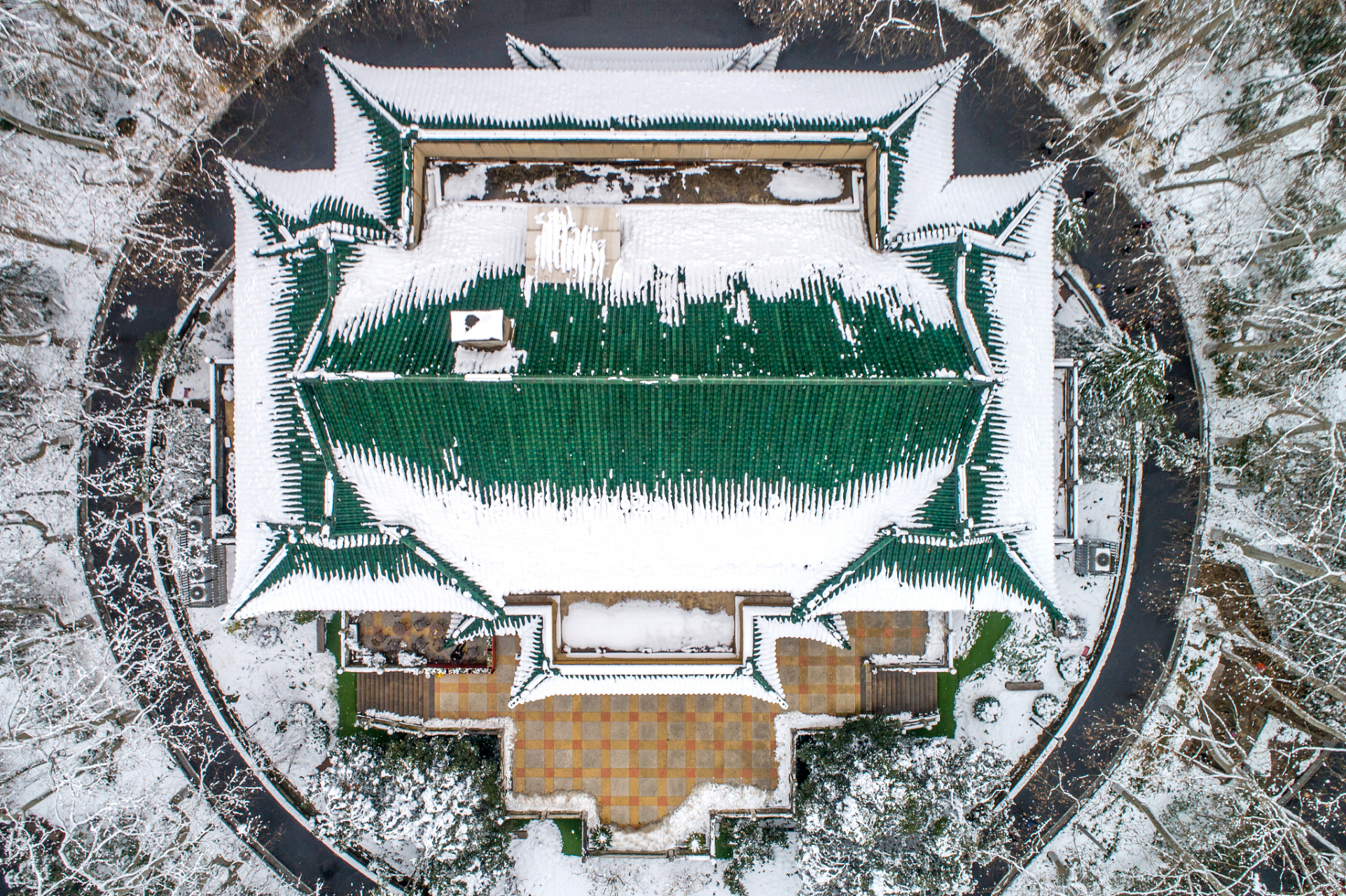 南京美龄宫:四季美景如画96 南京美龄宫,位于南京市玄武区钟山风景