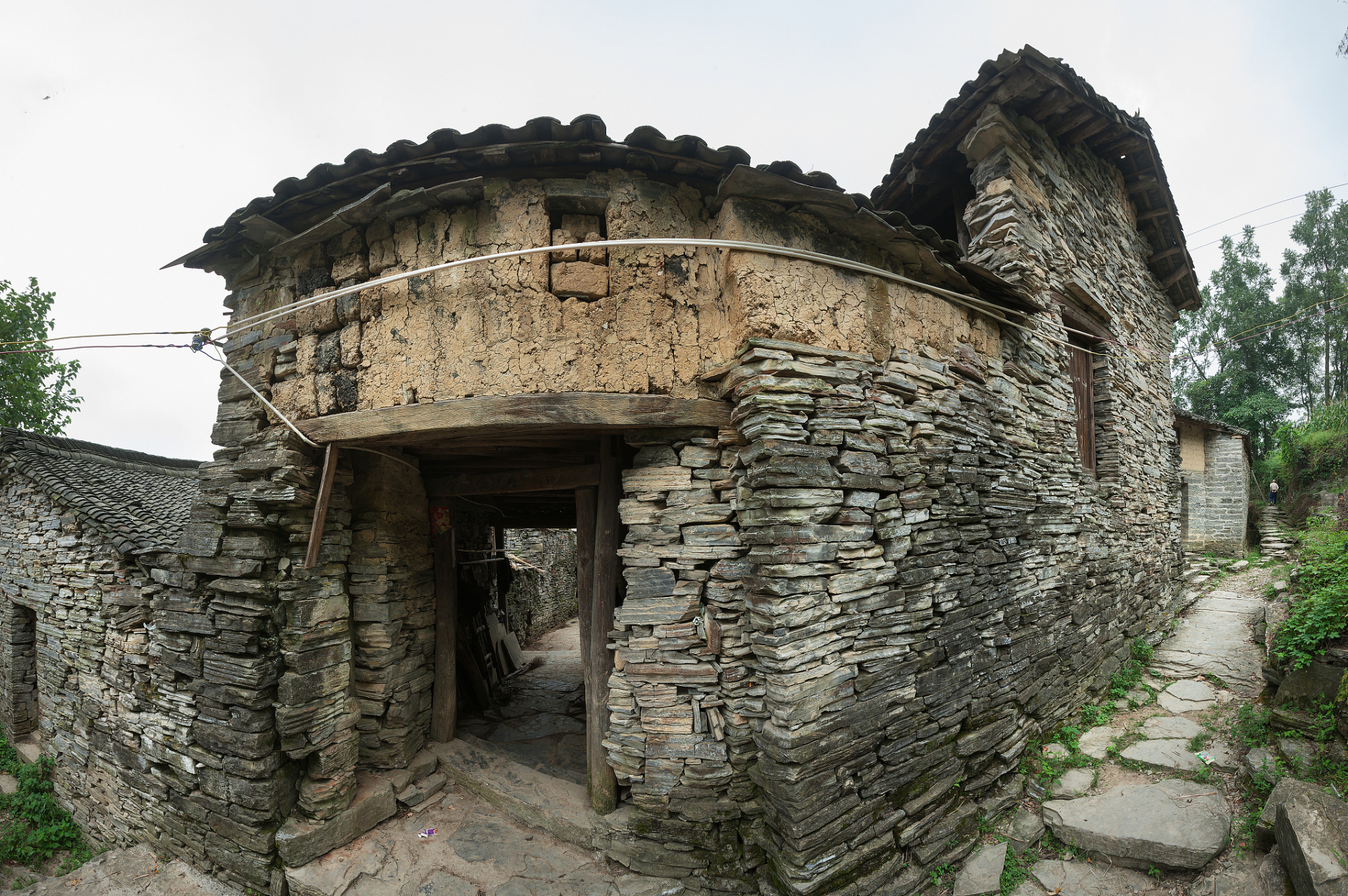 石屋头民居是神农架地区保存最早,最